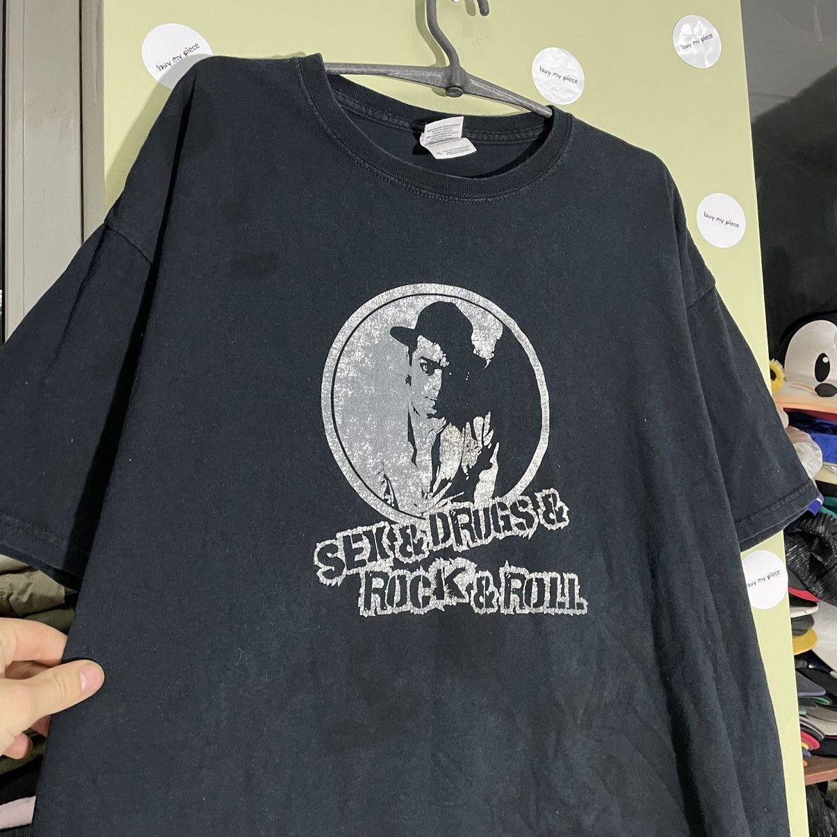 Vintage Vintage 90s Graphic Tee Moon Print Grunge Streetwear Boxy XL Size US XL / EU 56 / 4 - 6 Thumbnail