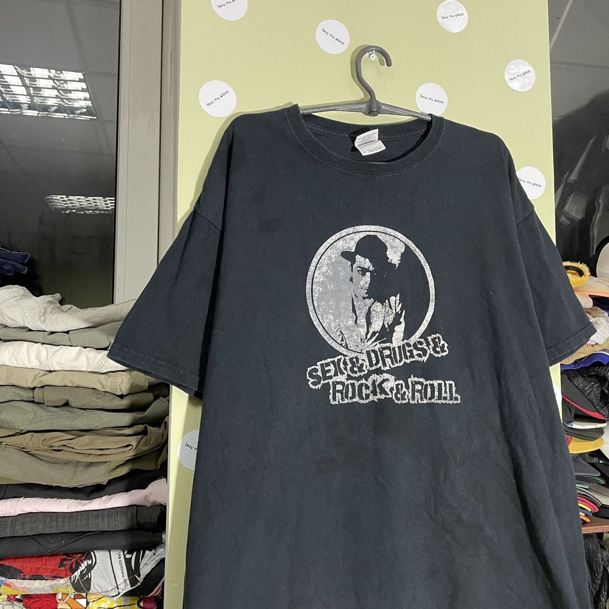 Vintage Vintage 90s Graphic Tee Moon Print Grunge Streetwear Boxy XL Size US XL / EU 56 / 4 - 4 Thumbnail