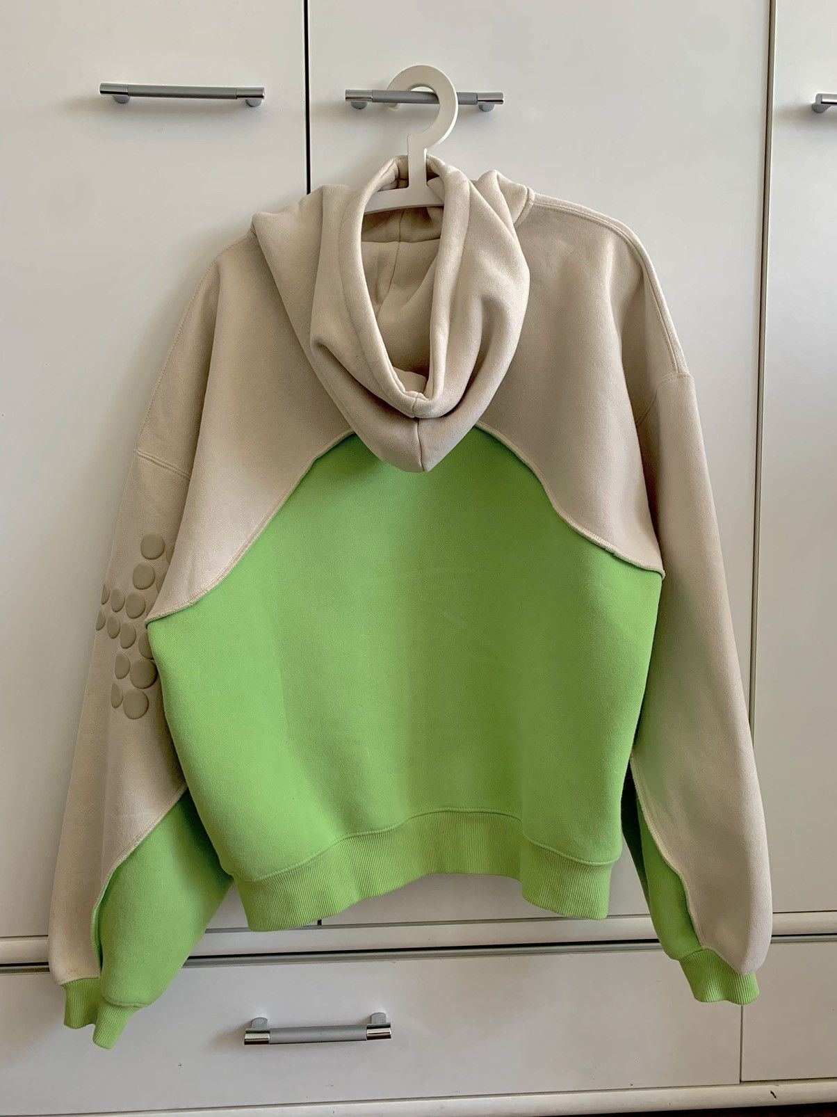 HUNI Design Huni design Green hoodie Size US L / EU 52-54 / 3 - 4 Thumbnail