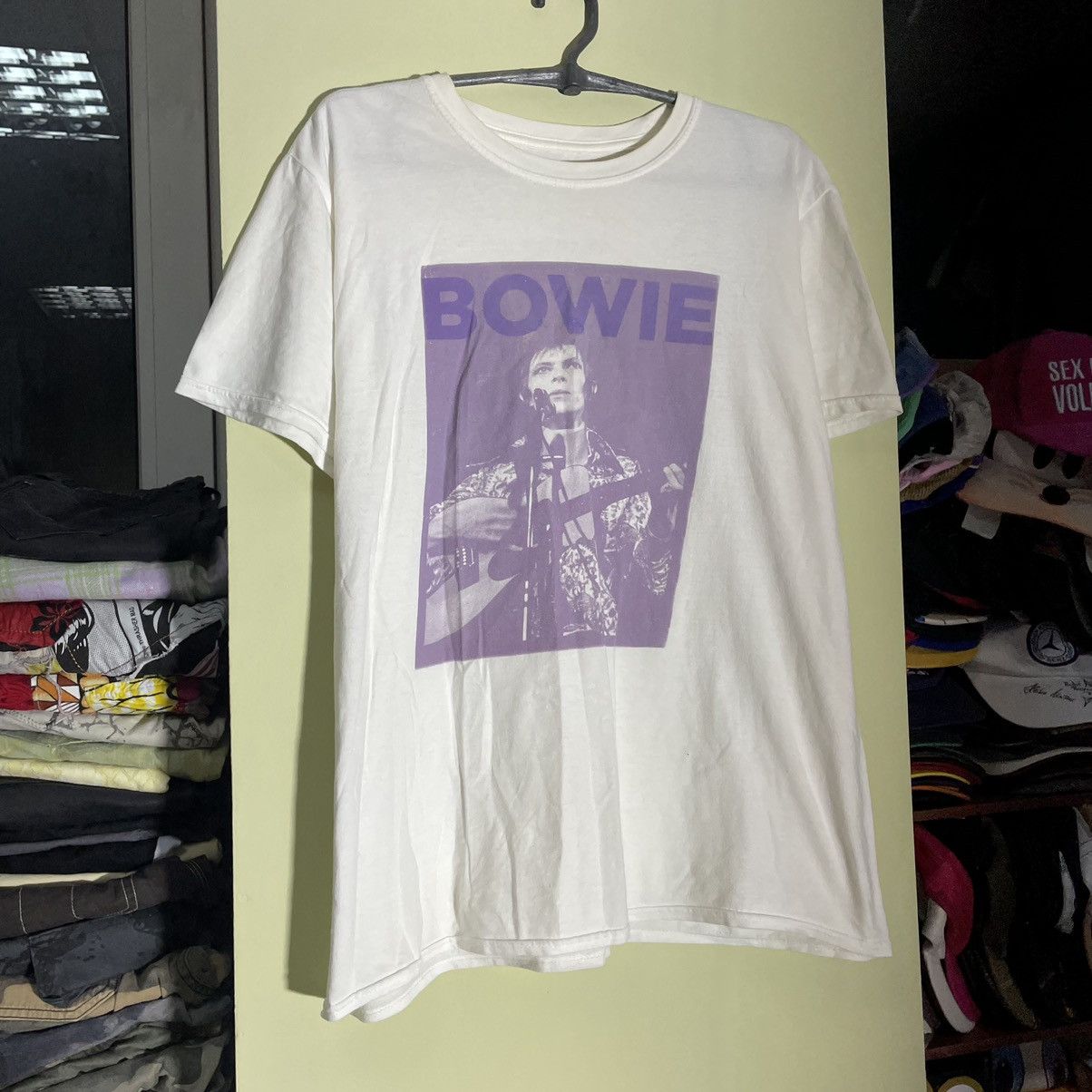 Vintage Vintage Y2K Bowie Purple Faded Graphic Band Tee Grunge L Size US L / EU 52-54 / 3 - 1 Thumbnail