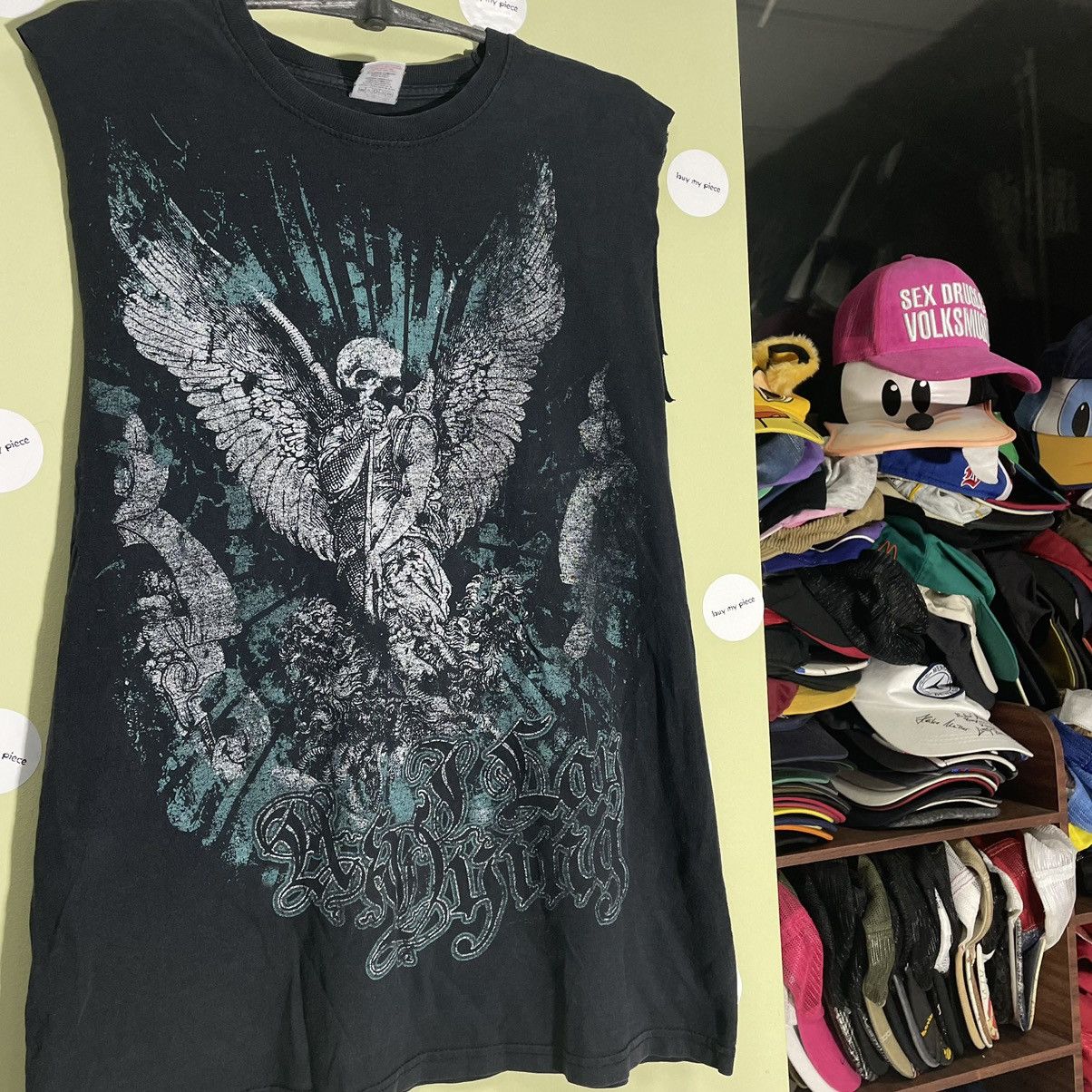 Vintage Vintage Y2K Goth Skull Graphic Sleeveless Tee Black Faded L Size US L / EU 52-54 / 3 - 5 Thumbnail