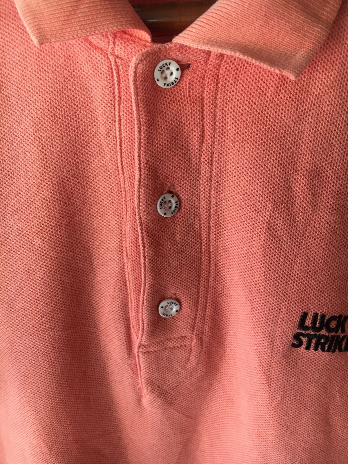 Vintage VINTAGE LUCKY STRIKE 90s POLOS SHIRT Size US L / EU 52-54 / 3 - 4 Thumbnail