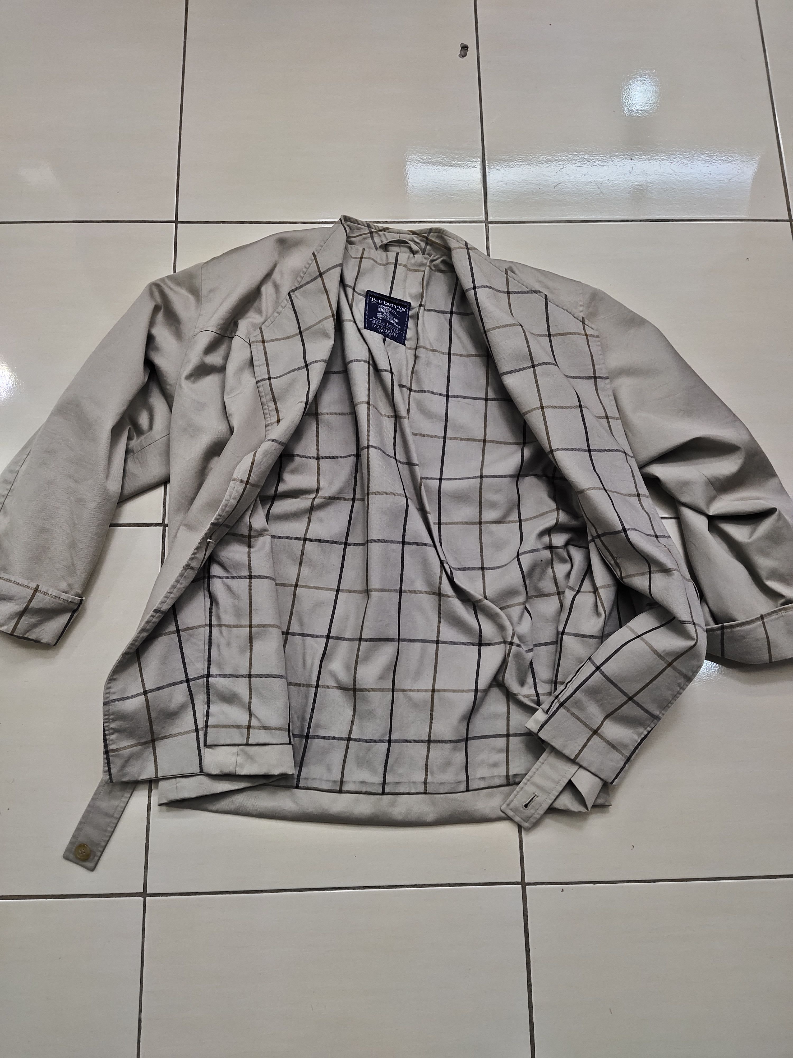 Burberry Rare!! Vintage Burberry Short Trench Coat / Jacket Size US M / EU 48-50 / 2 - 5 Thumbnail