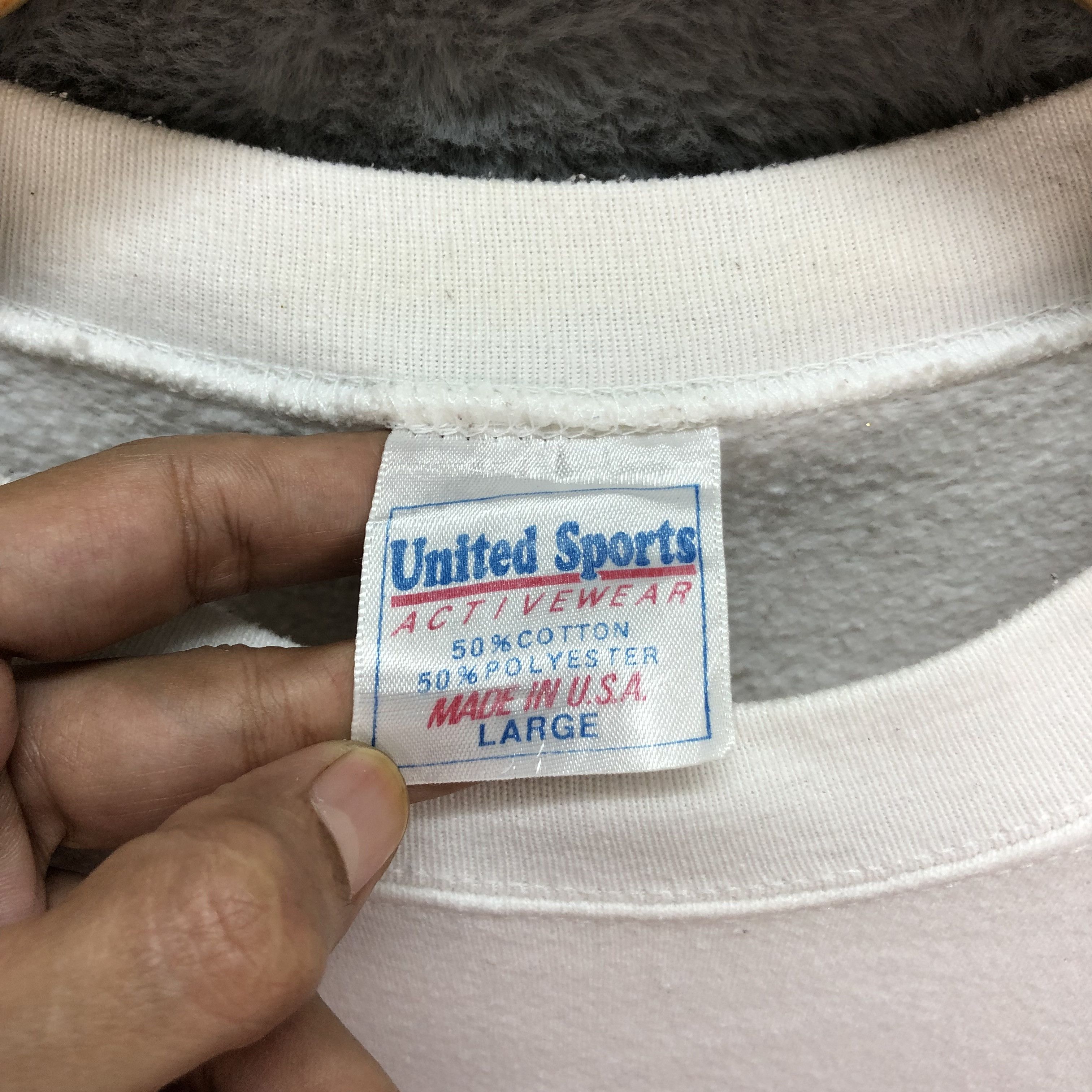 Vintage Vintage United Sports Graphic Sweatshirts #5283-182 Size US L / EU 52-54 / 3 - 9 Thumbnail