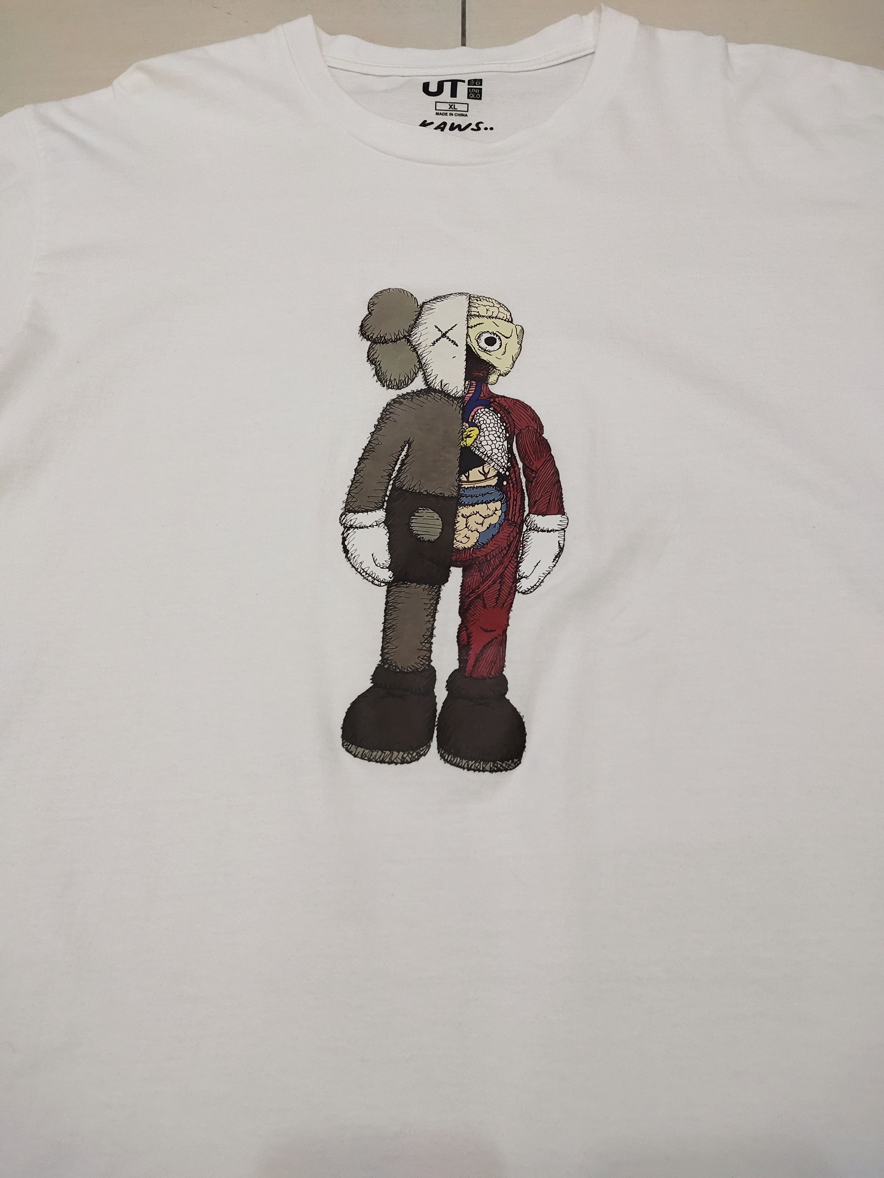Kaws × Uniqlo Uniqlo X Kaws Flayed T-Shirt Size US XL / EU 56 / 4 - 1 Thumbnail
