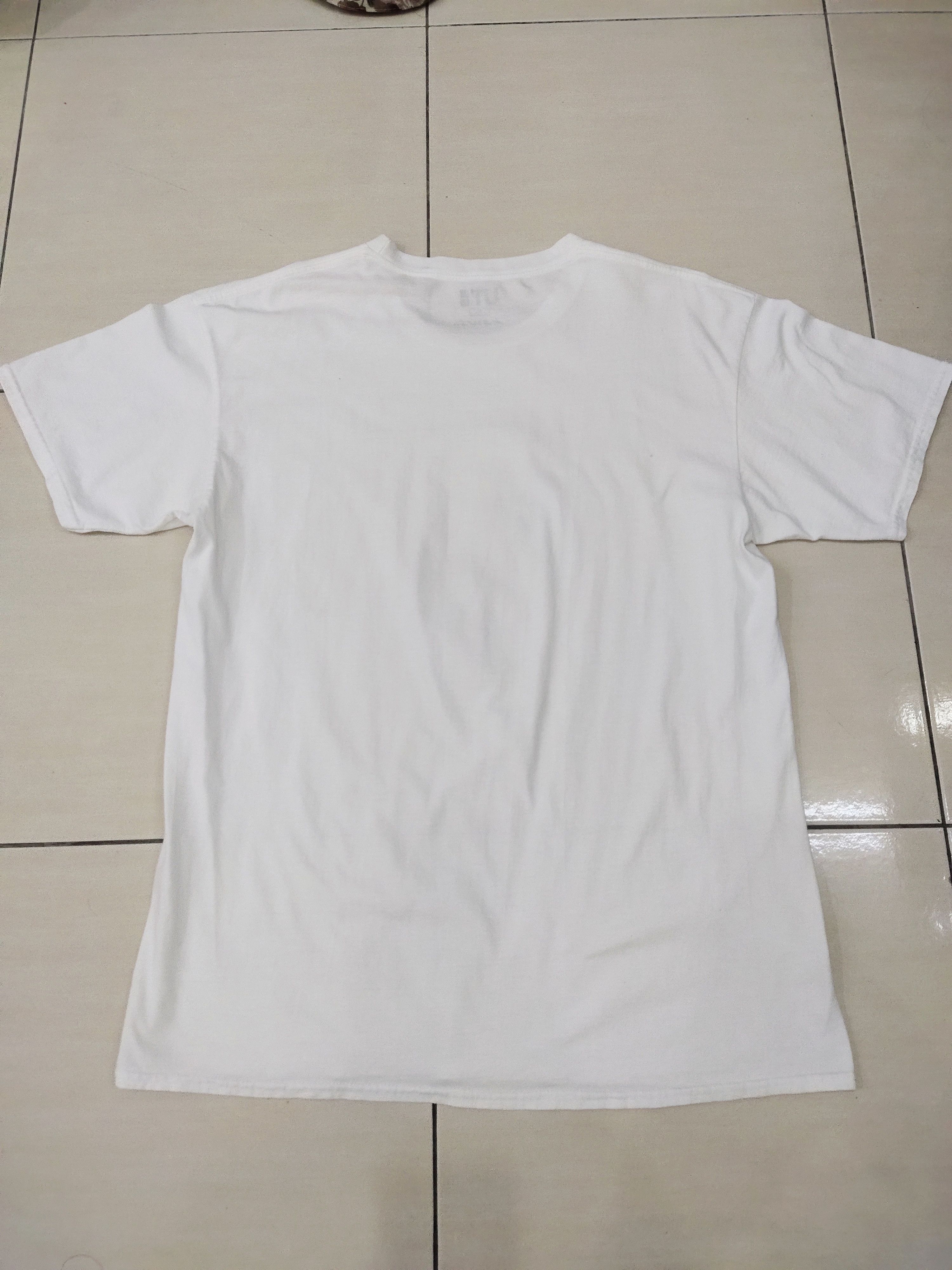 Kaws × Uniqlo Uniqlo X Kaws Flayed T-Shirt Size US XL / EU 56 / 4 - 3 Thumbnail