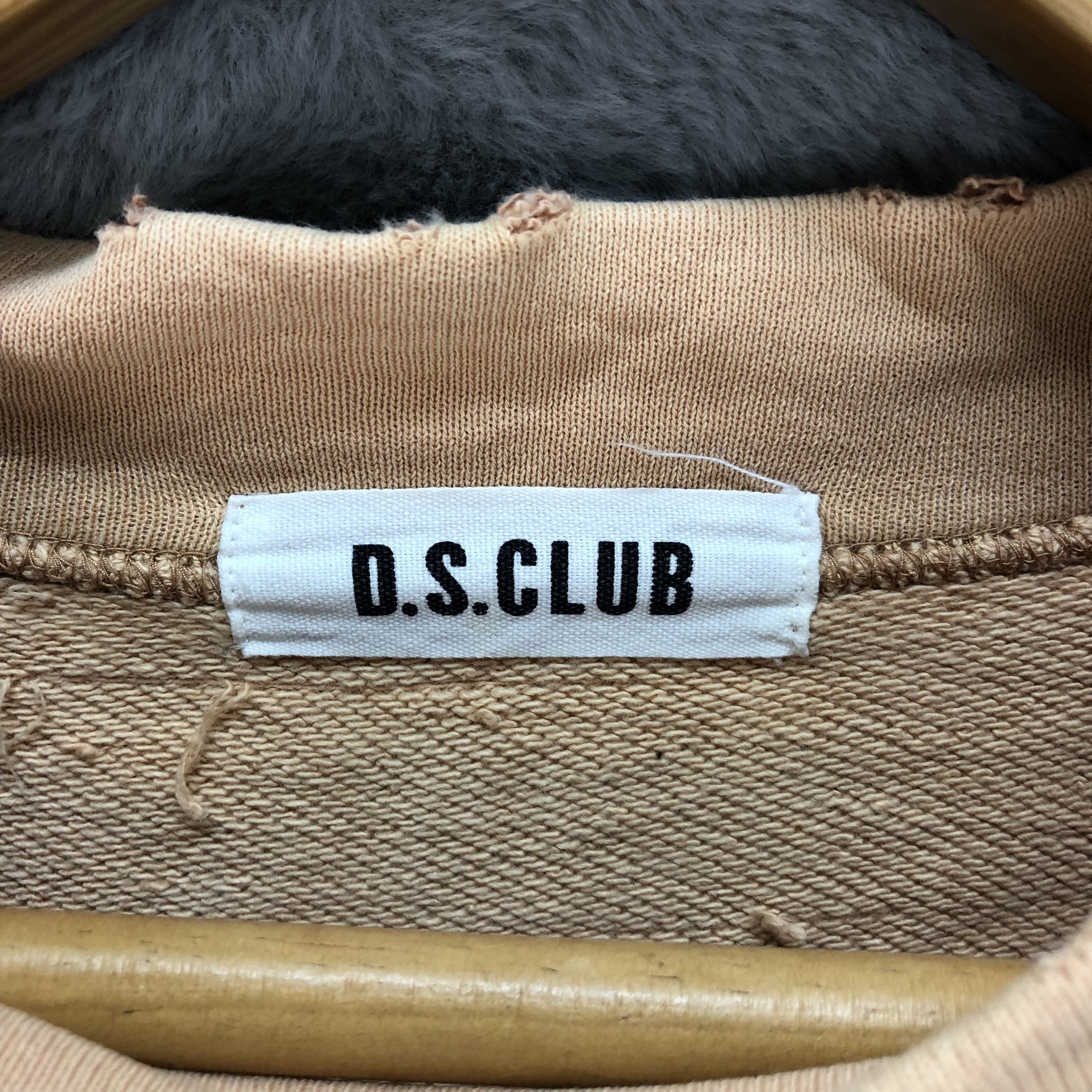 Vintage Vintage The Drug Store's Club Big Logo Sweatshirts #5329-184 Size US L / EU 52-54 / 3 - 7 Thumbnail