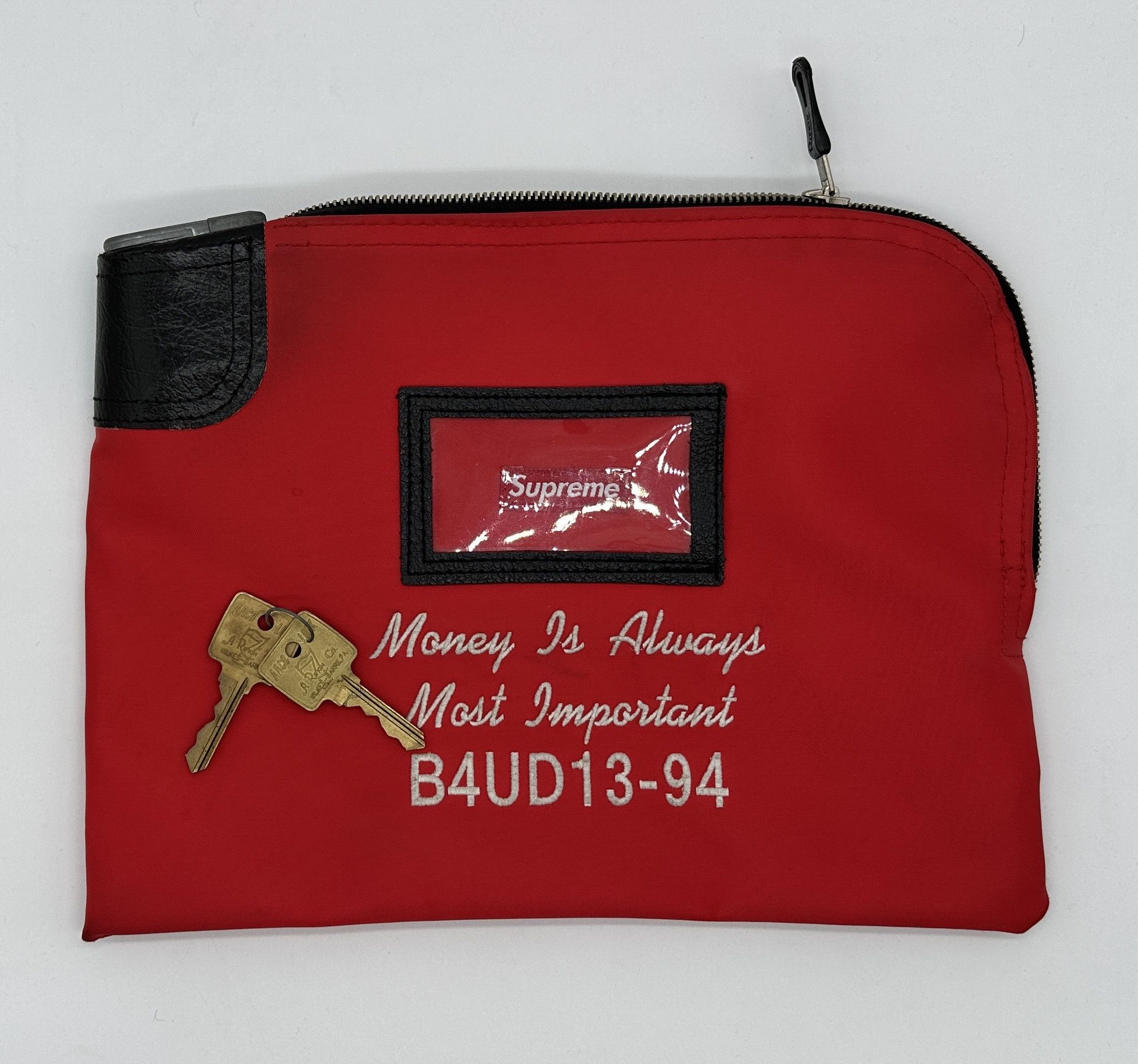 Supreme FW17 Rifkin Safety Sac complete with key | Grailed
