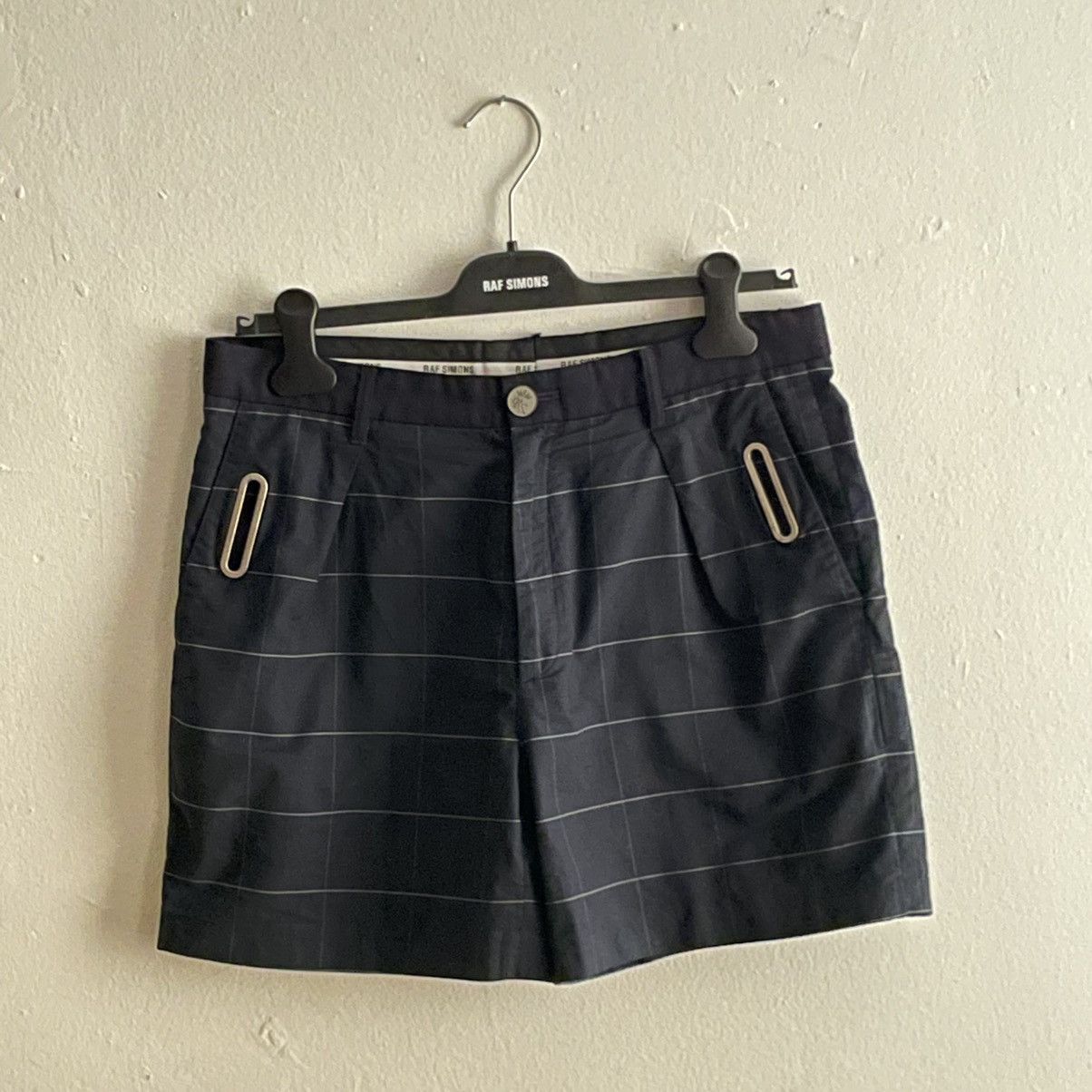 Raf Simons Raf Simons SS2007 Runway pleated grommet shorts Size US 32 / EU 48 - 2 Thumbnail