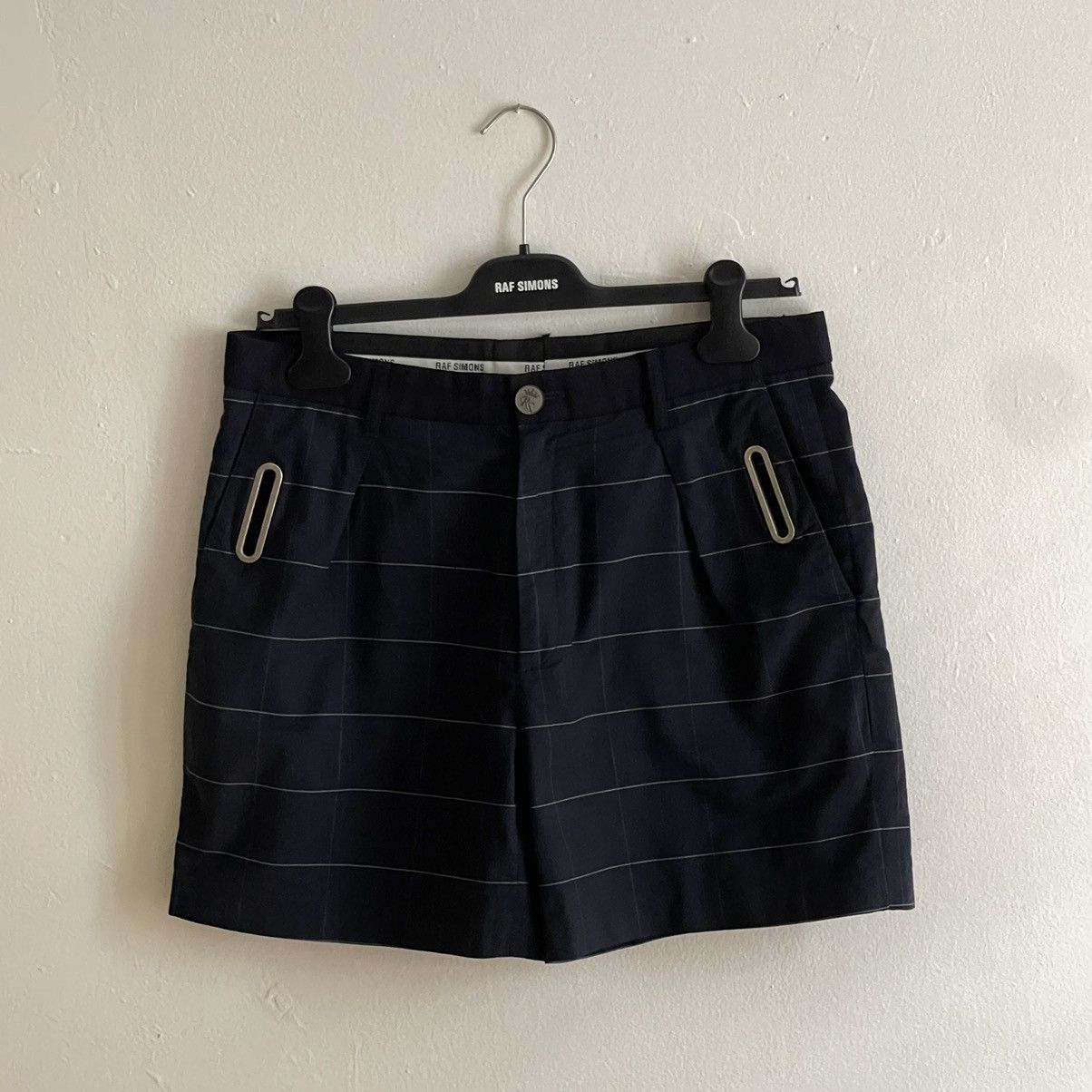 Raf Simons Raf Simons SS2007 Runway pleated grommet shorts Size US 32 / EU 48 - 4 Thumbnail