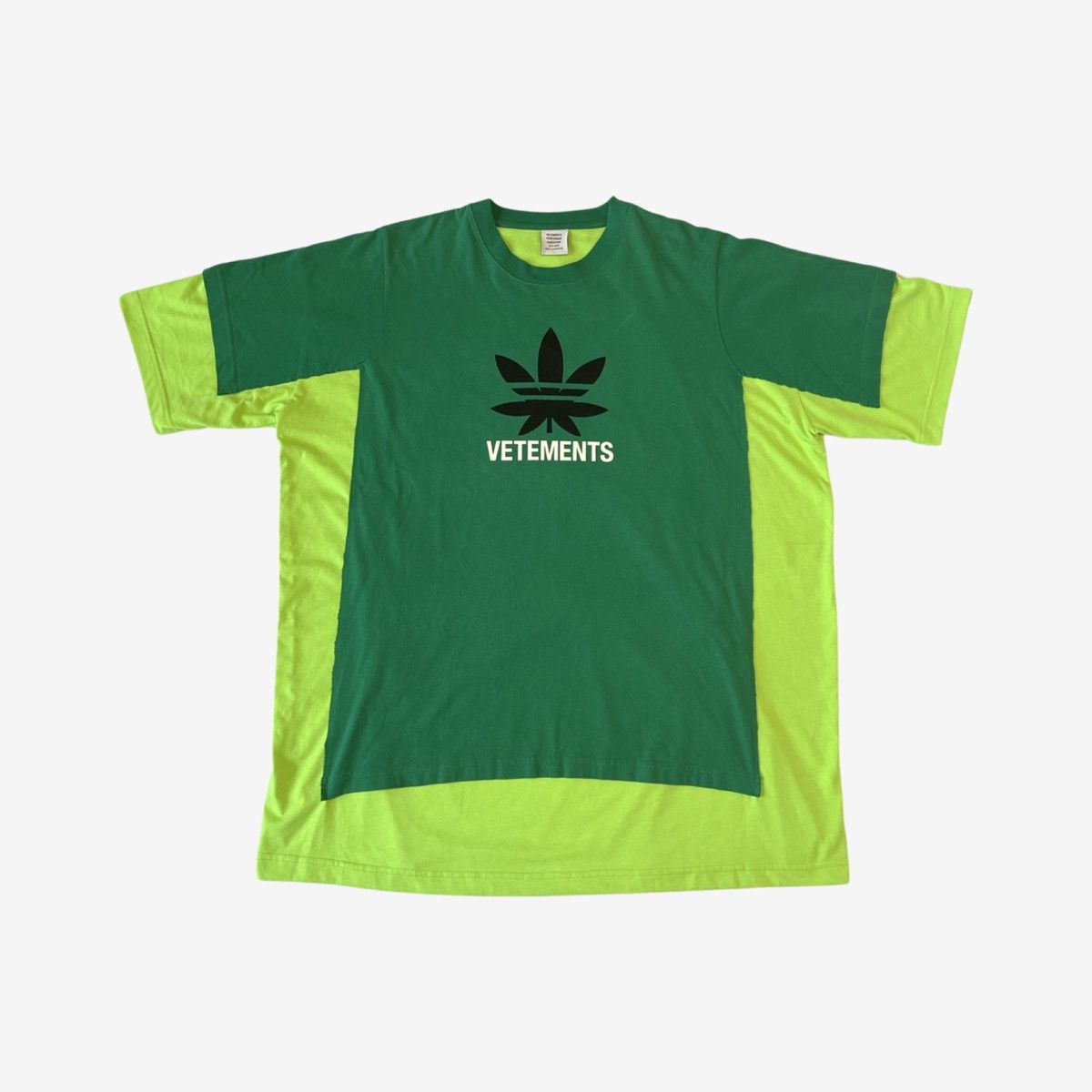 image of Vetements Weed Drug Tshirt in Green, Men's (Size Small)