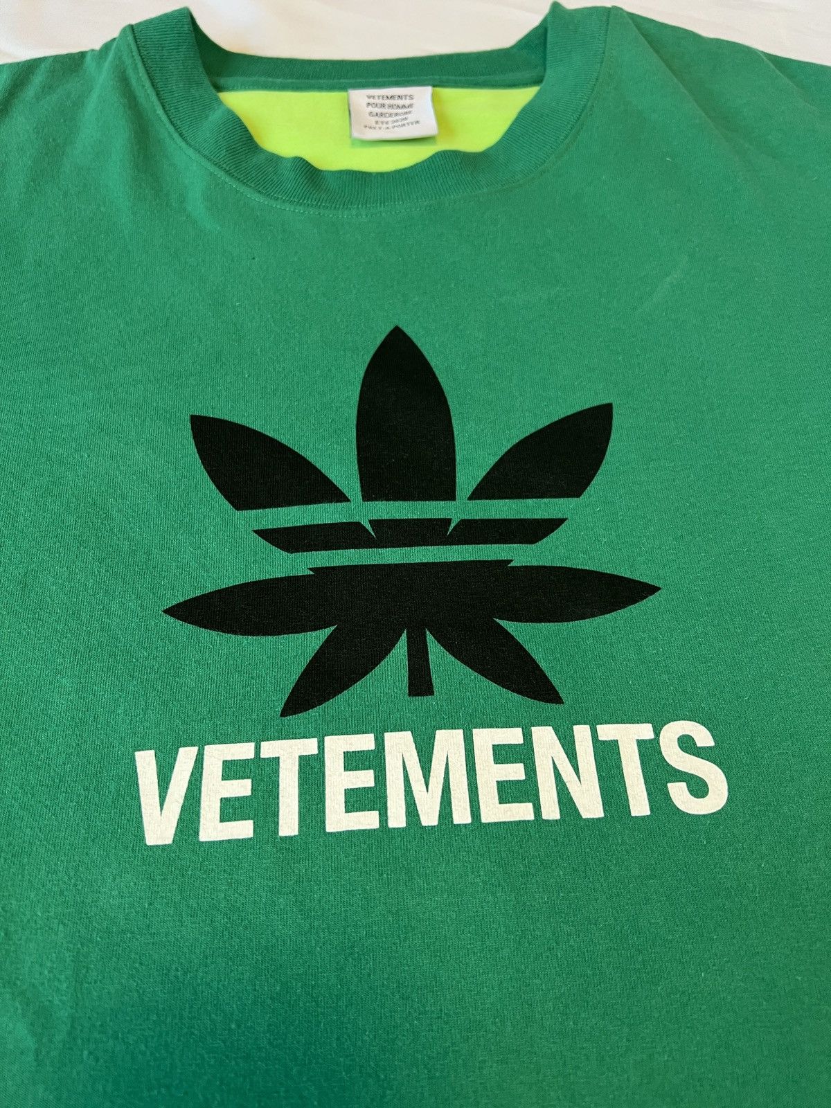 Vetements *RARE* Vetements Weed Drug Tshirt Size US S / EU 44-46 / 1 - 3 Thumbnail