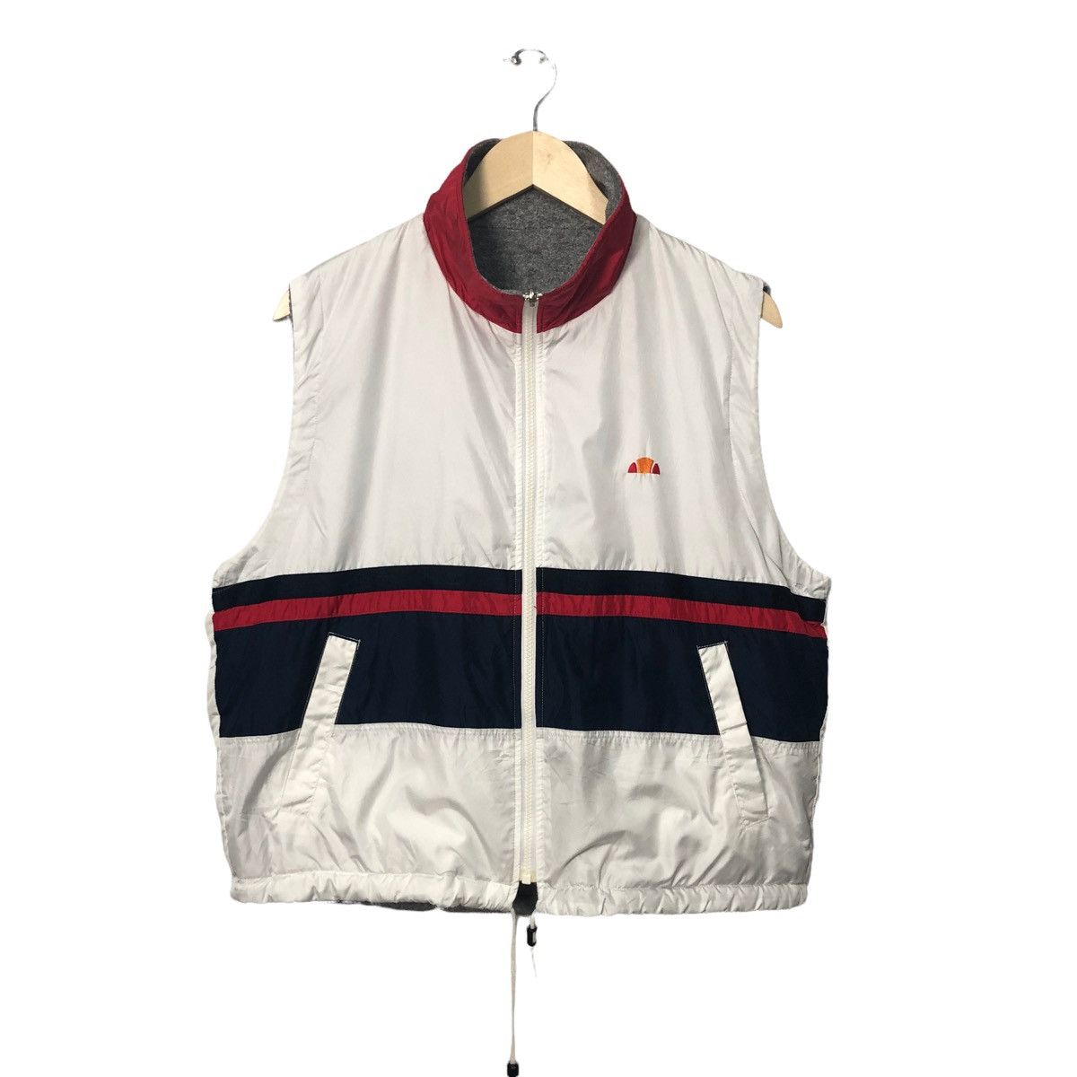 Ellesse Vintage Ellesse Reversible Embroidered Logo Sleeveless Vest Size US L / EU 52-54 / 3 - 1 Thumbnail