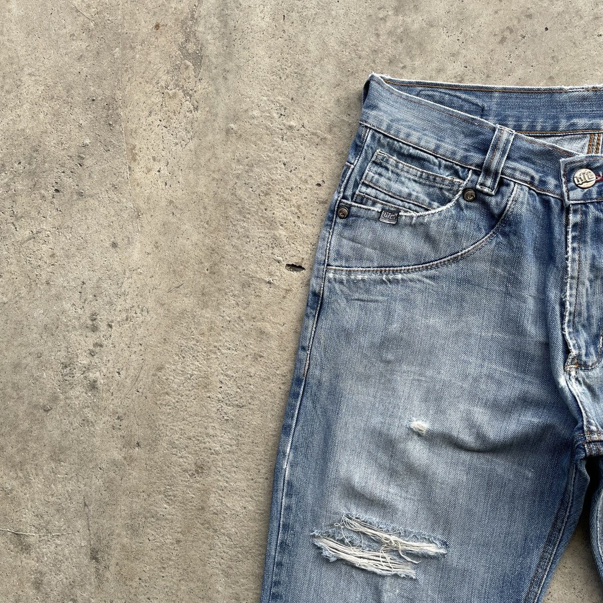 Japanese Brand W31🔥 Vintage WG Japanese Faded Denim Jeans Pants Distressed Size US 31 - 5 Thumbnail
