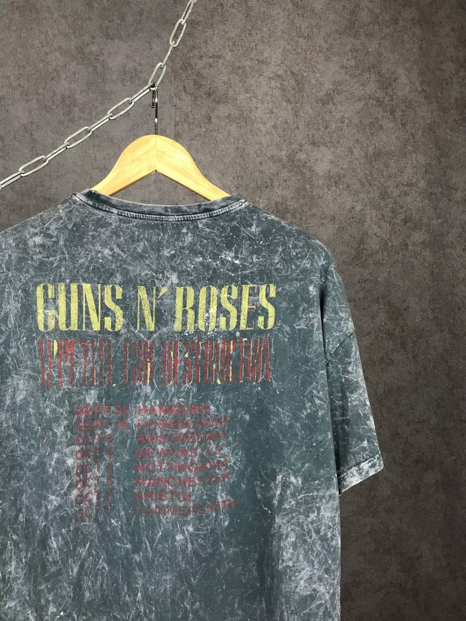 Band Tees × Guns N' Roses Guns N Roses vintage cult rock band tour oversized tee Size US S / EU 44-46 / 1 - 5 Thumbnail