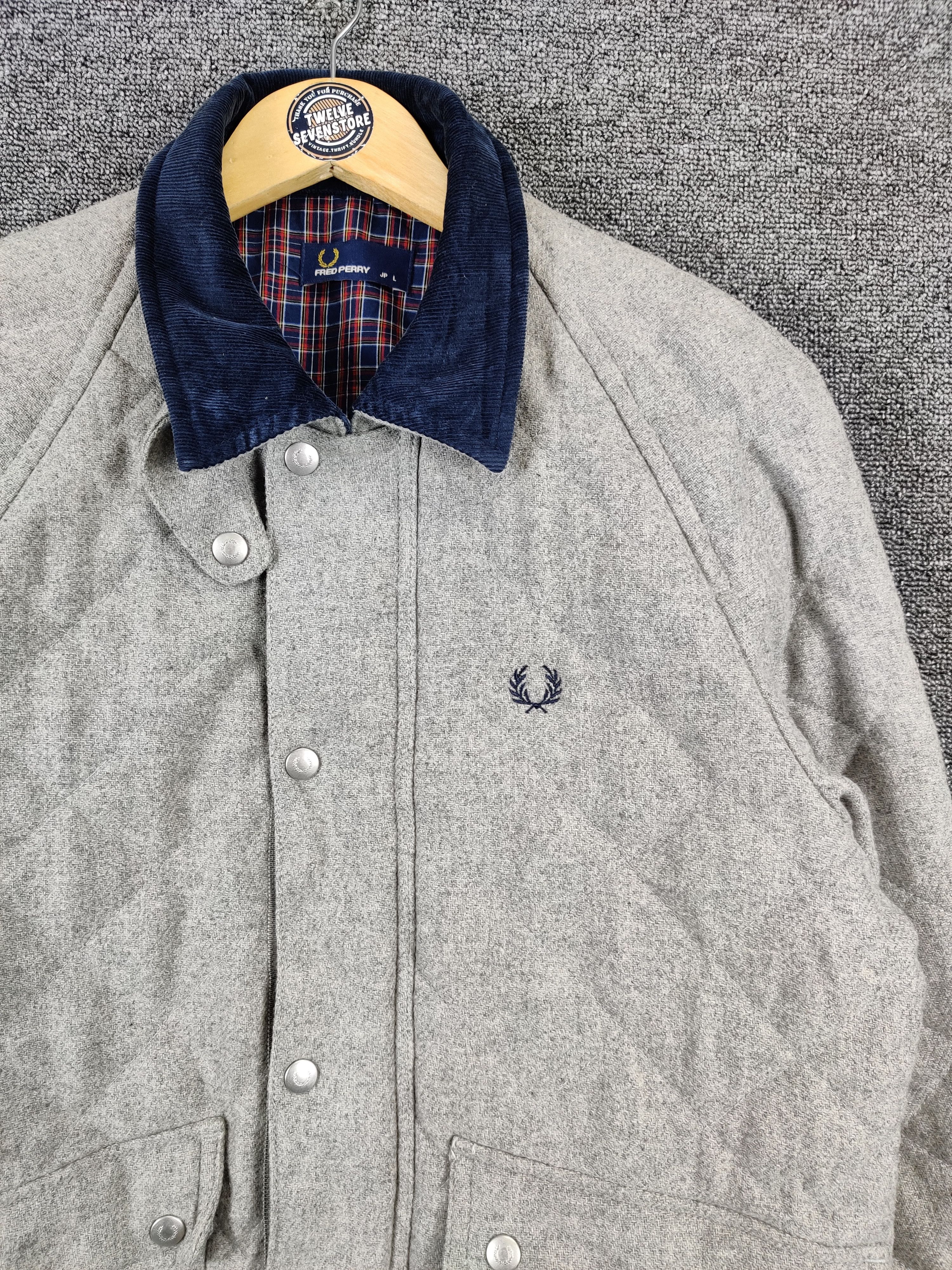 Fred Perry Vintage Fred Perry Quilted Jacket Corduroy Collar Size US L / EU 52-54 / 3 - 7 Thumbnail