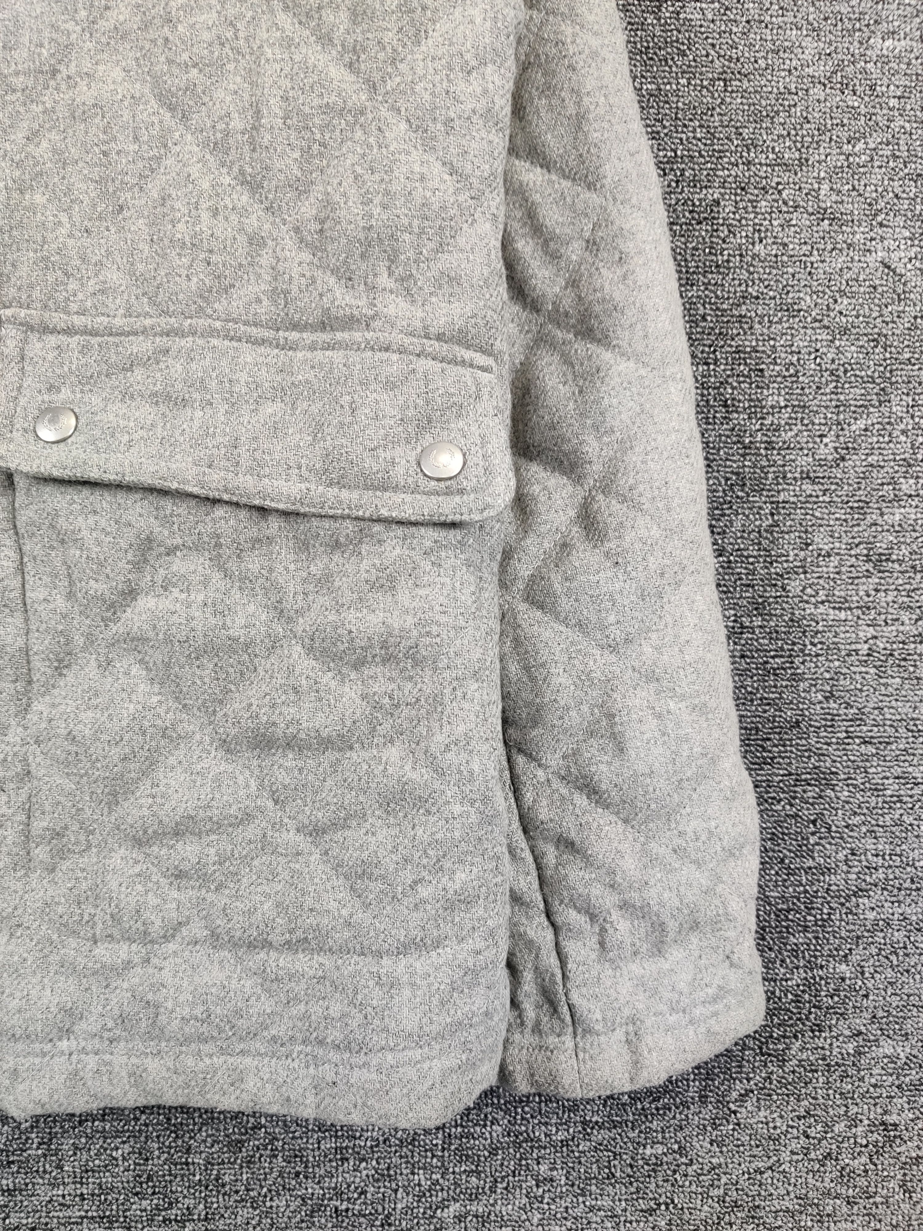 Fred Perry Vintage Fred Perry Quilted Jacket Corduroy Collar Size US L / EU 52-54 / 3 - 3 Thumbnail