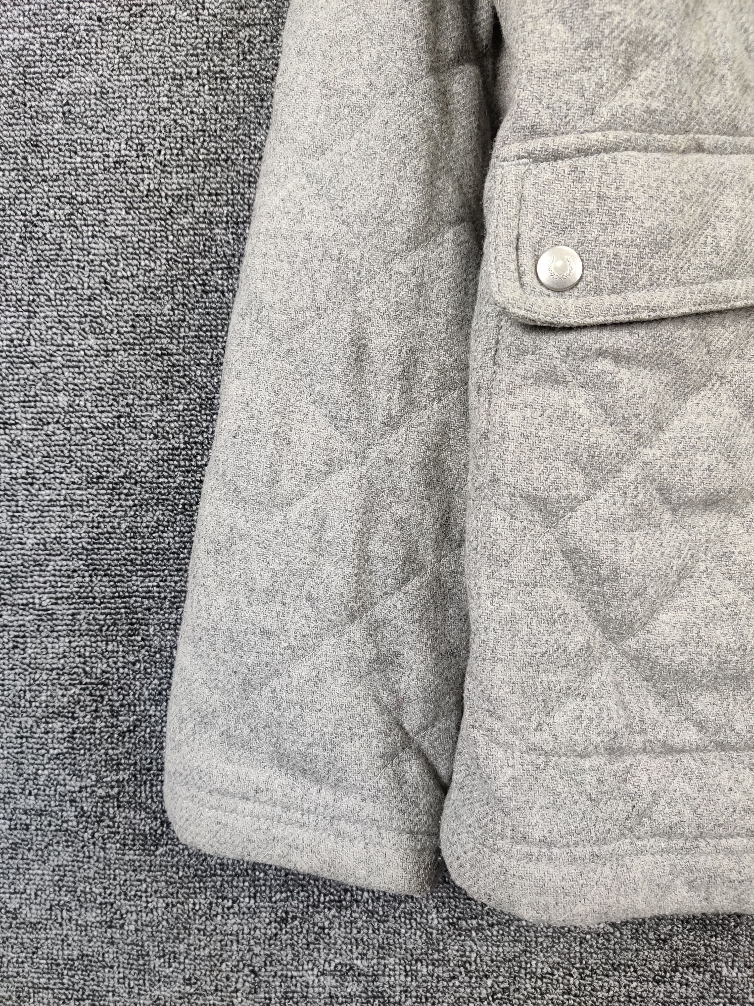 Fred Perry Vintage Fred Perry Quilted Jacket Corduroy Collar Size US L / EU 52-54 / 3 - 4 Thumbnail