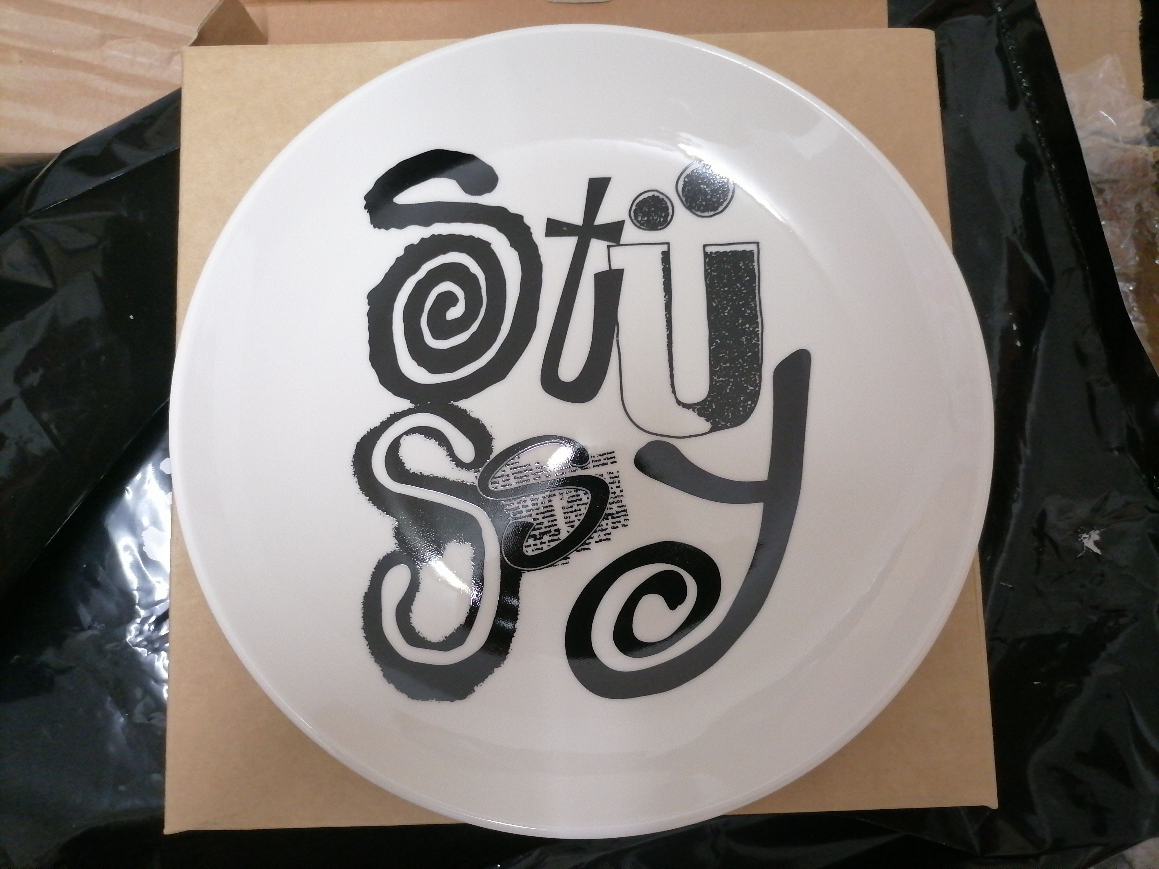 Hypebeast STUSSY SCRIBBLE PLATE Size ONE SIZE - 1 Thumbnail