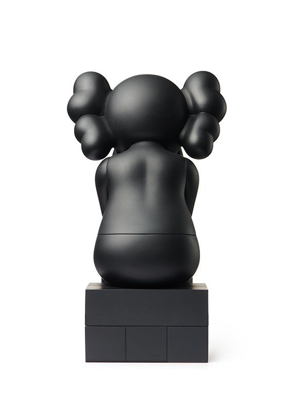 Kaws DS! KAWS Passing Through Vinyl Figure 2018 Release Black Size ONE SIZE - 3 Thumbnail
