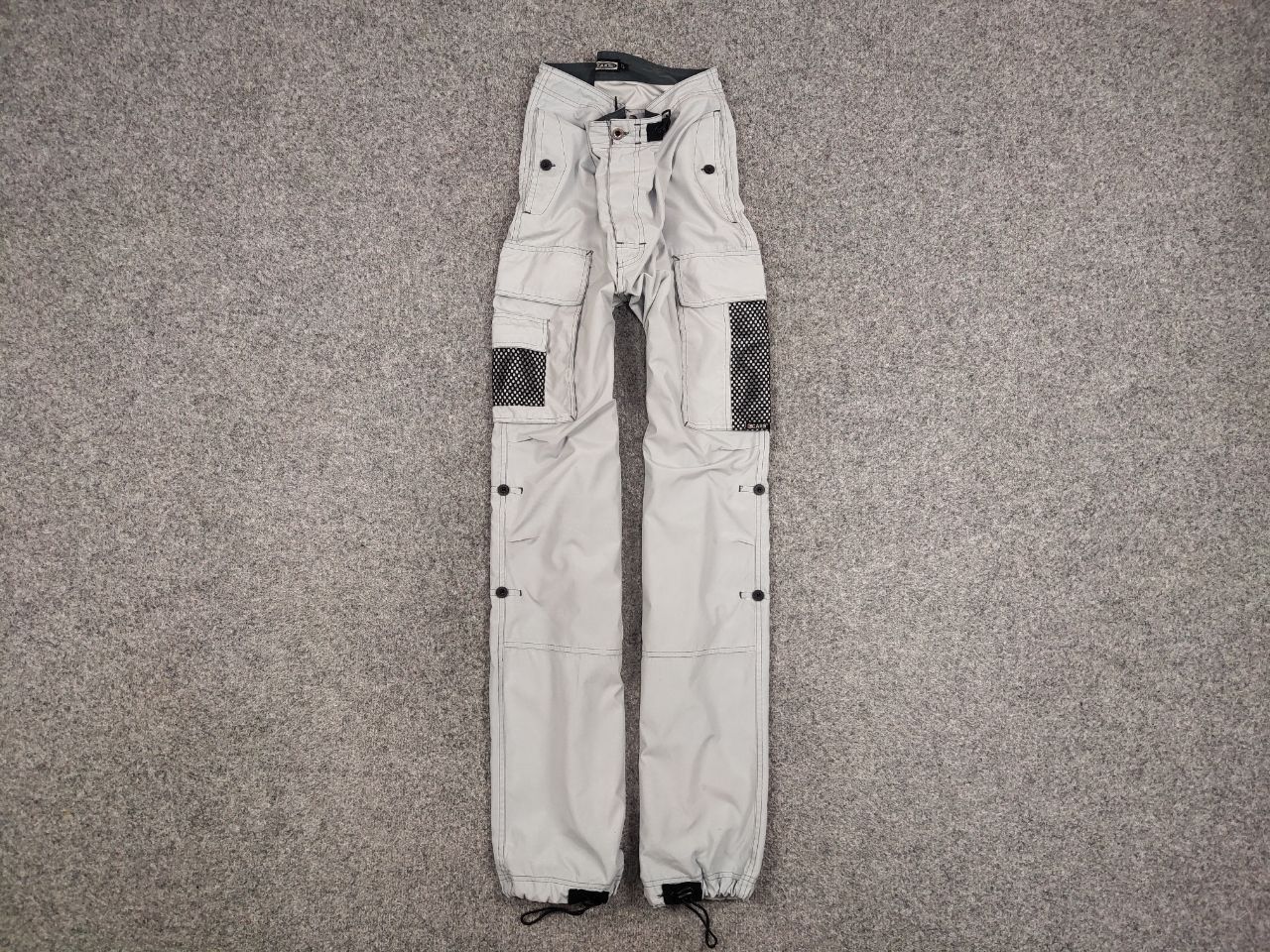 Japanese Brand Vintage 90's Japanese gray Cargo parachute Baggy Light Pants Size US 36 / EU 52 - 1 Thumbnail