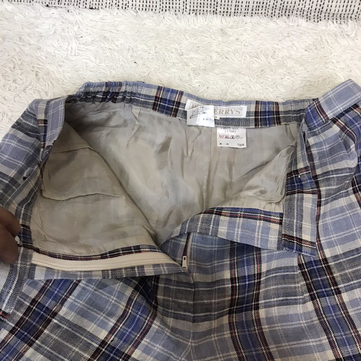 Burberry × Vintage ‼️VINTAGE BURBERRYS SHORTPANTS BAGGY STYLE‼️ Size US 32 / EU 48 - 9 Thumbnail