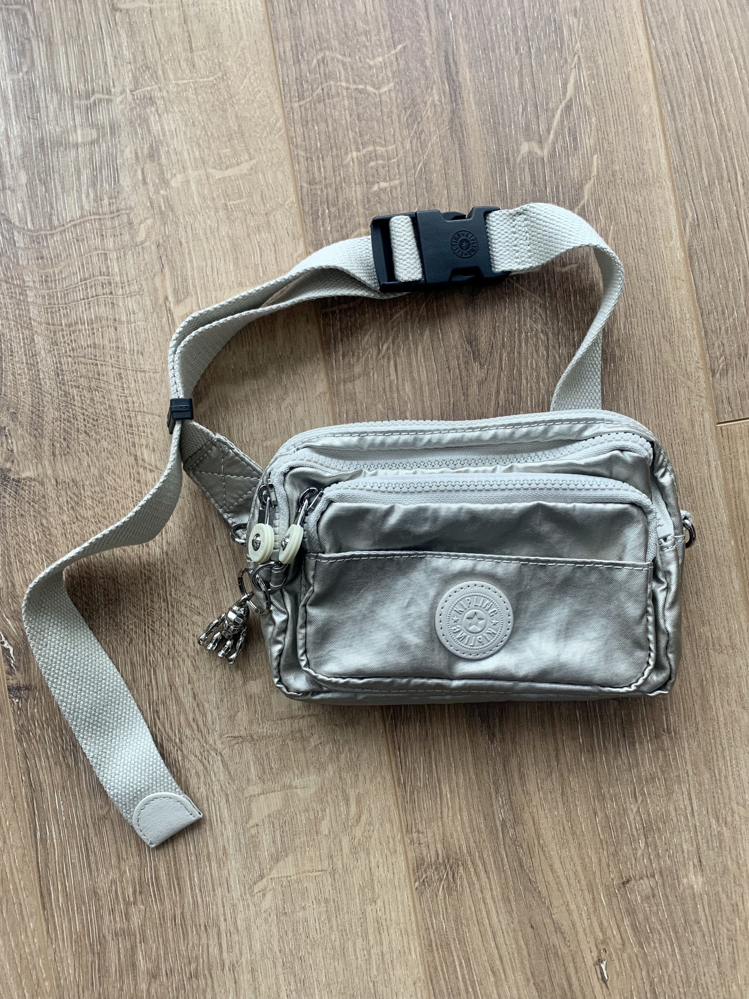 Japanese Brand Kipling Y2K Belt Bags Size ONE SIZE - 1 Thumbnail