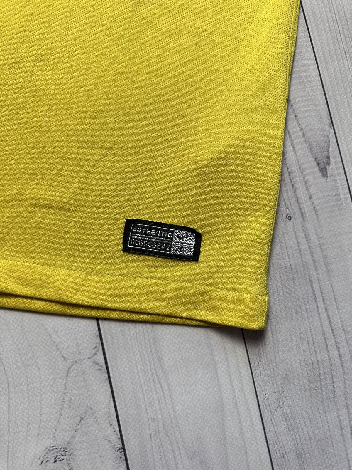 Nike × Vintage Vintage Nike Brazil Brasil soccer jersey size M Size US M / EU 48-50 / 2 - 2 Thumbnail