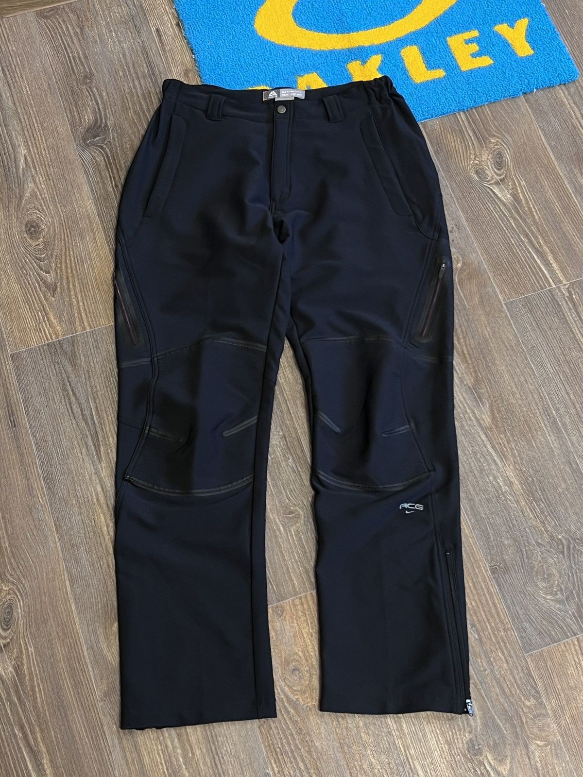 Nike Vintage Nike ACG multi pocket black cargo zipper pant Size US 34 / EU 50 - 1 Thumbnail