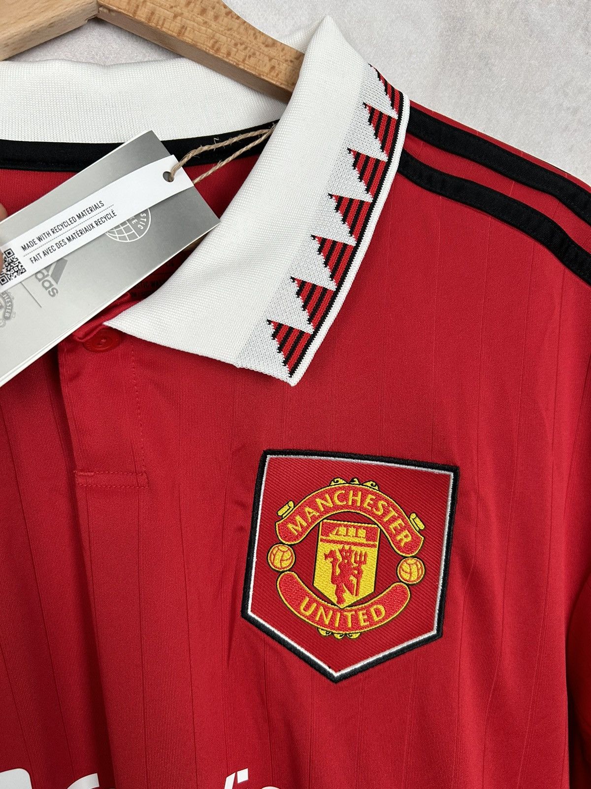 Adidas Bruno Fernandes #8 Manchester United Soccer Jersey Football Size US L / EU 52-54 / 3 - 9 Thumbnail