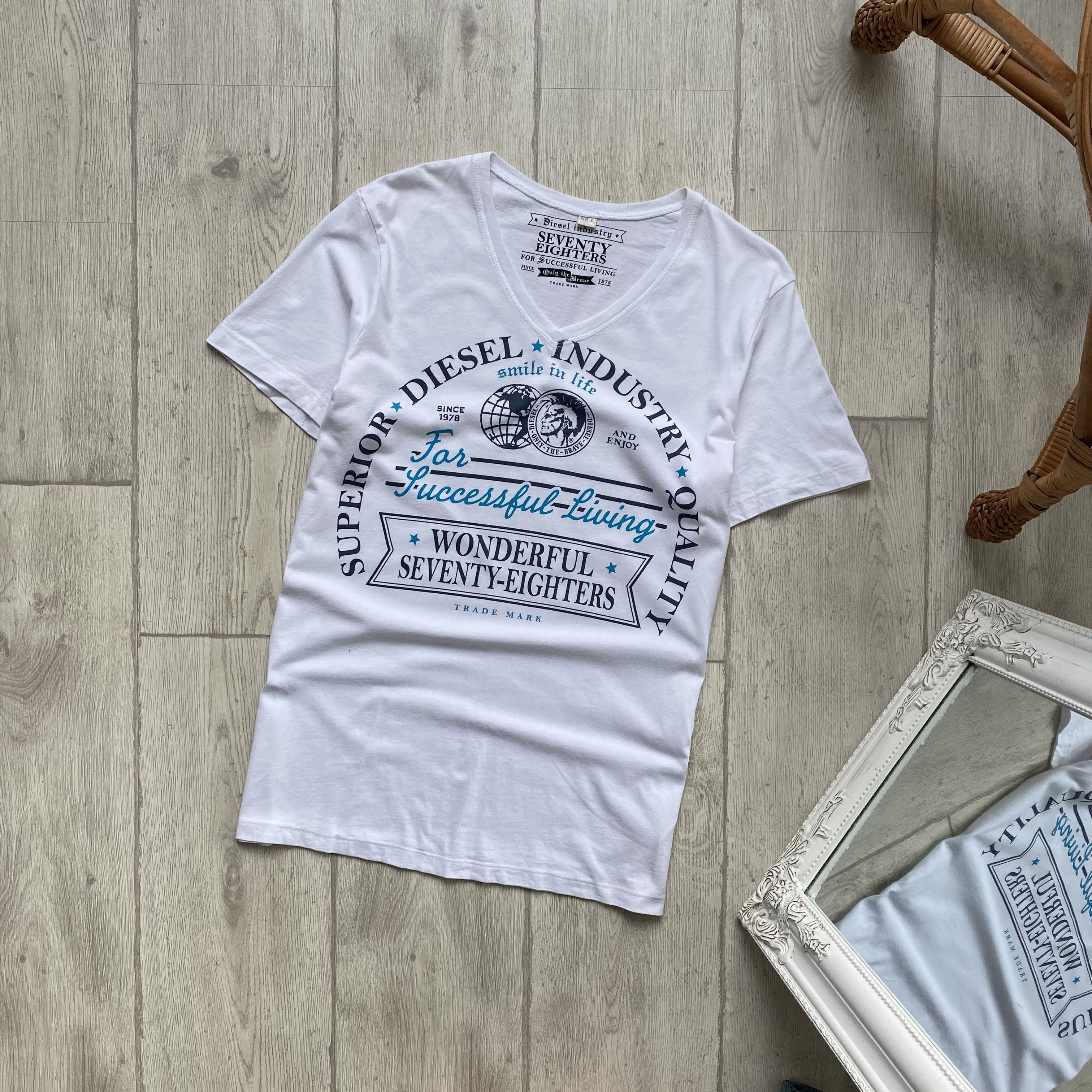 Diesel 🛠️ Vintage 00s Diesel big logo tee Y2K v-neck t shirt Size US S / EU 44-46 / 1 - 1 Thumbnail