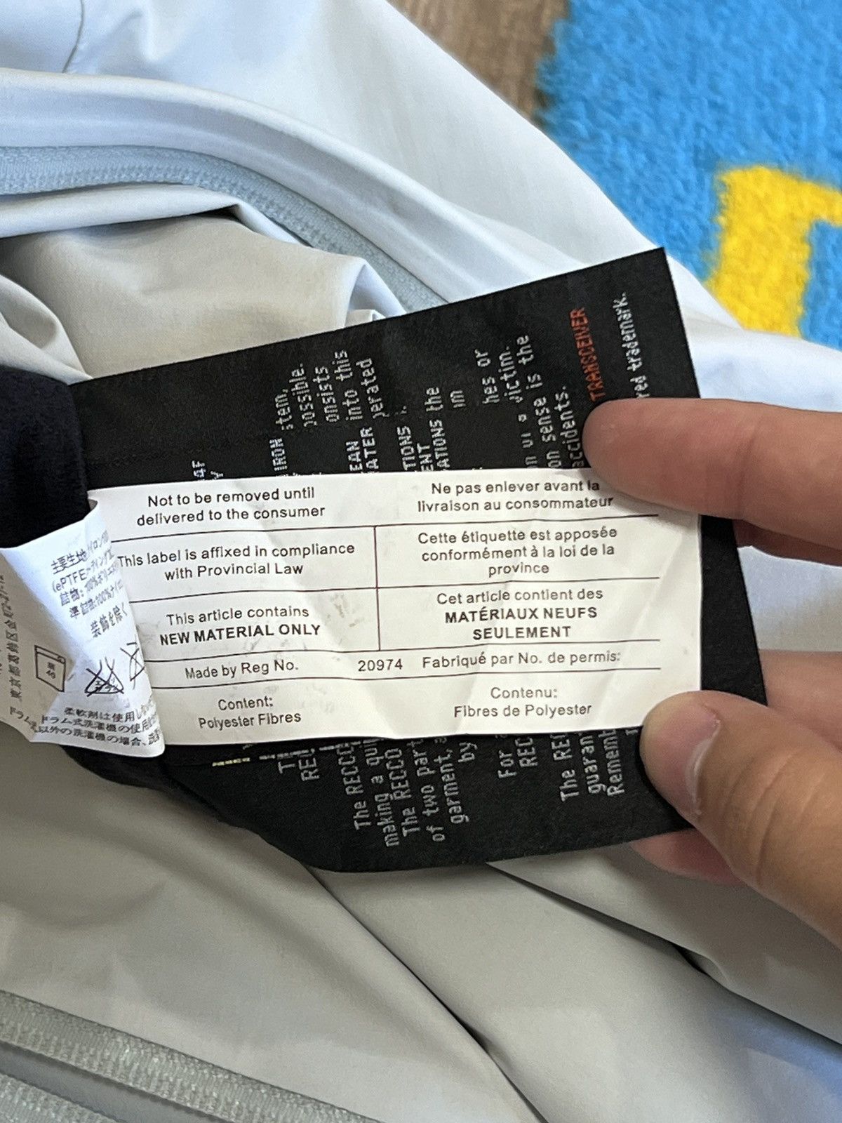 Arc'teryx Arcteryx Gore Tex Pro Shell white ski cargo pant Size 27" / US 4 / IT 40 - 17 Thumbnail