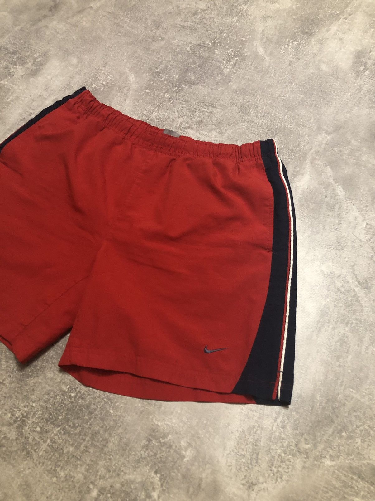 Nike × Vintage Vintage Nike Shorts Red Swoosh Logo Y2K Size US 32 / EU 48 - 2 Thumbnail