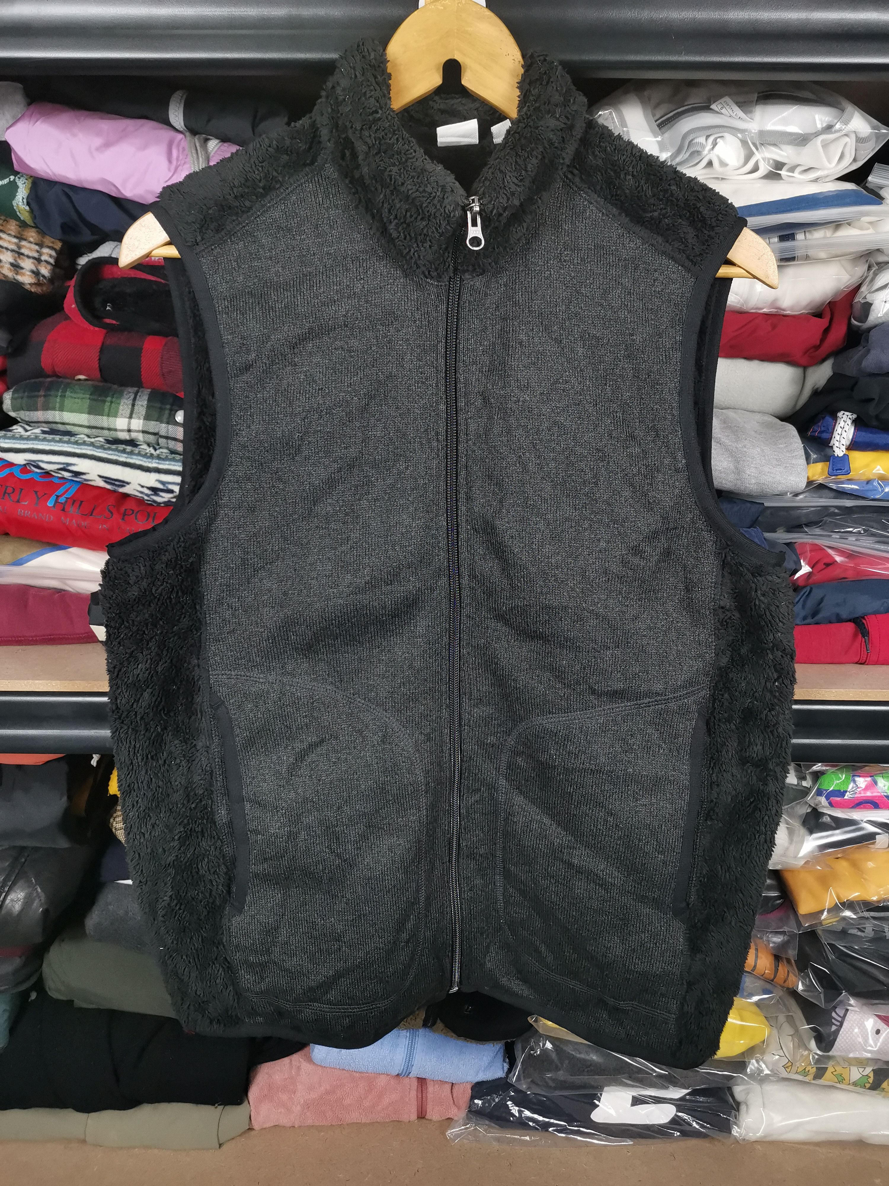 Japanese Brand Japanese Brand Uniqlo Fleece Vest Size US L / EU 52-54 / 3 - 1 Thumbnail
