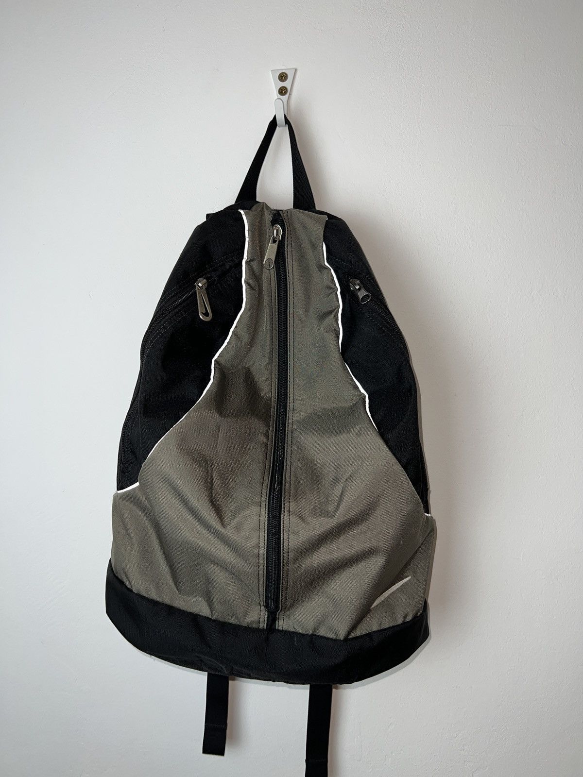 Nike Rare Vintage Nike Bag Pack Central Zipper Brown Reflective Size ONE SIZE - 3 Thumbnail