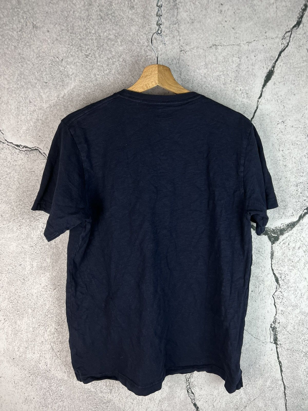 Uniqlo Uniqlo x Hokusai Blue sumo samurai warrior tshirt Size US L / EU 52-54 / 3 - 2 Thumbnail