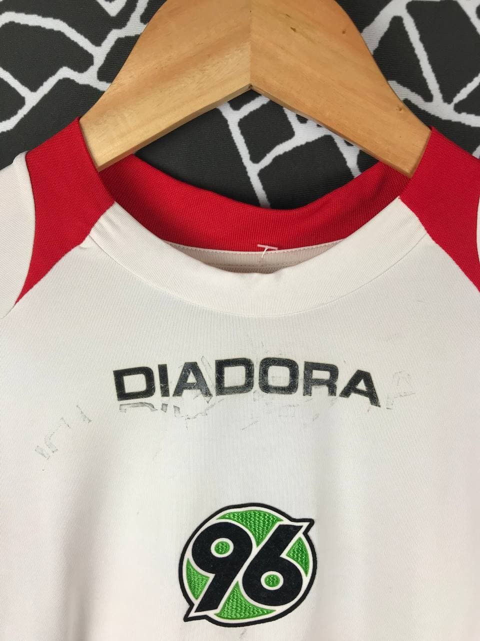 Diadora 2006/2007 Hannover 96 Bundesliga Diadora Jersey Size US M / EU 48-50 / 2 - 3 Thumbnail
