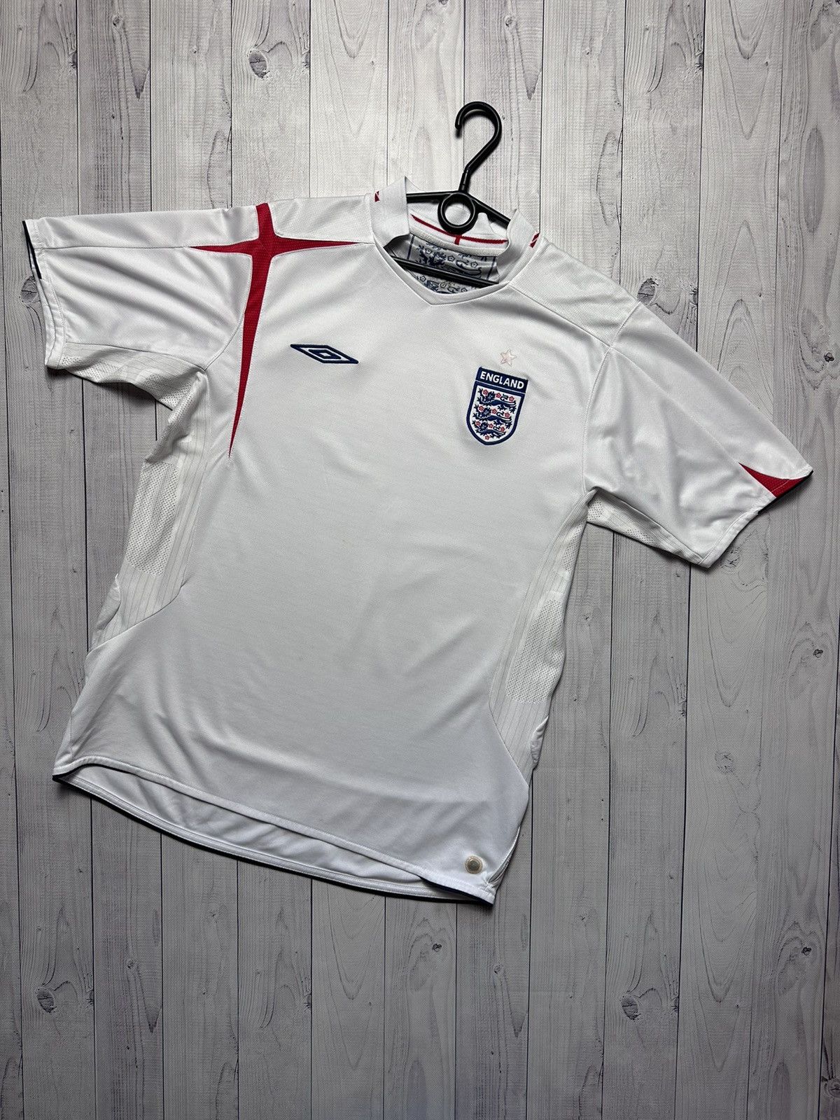 Umbro × Vintage Vintage Umbro soccer jersey England size S Size US S / EU 44-46 / 1 - 1 Thumbnail