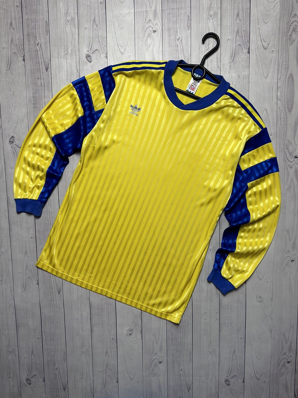 Adidas × Vintage Vintage adidas originals long sleeve jersey Yellow size L Size US L / EU 52-54 / 3 - 1 Thumbnail