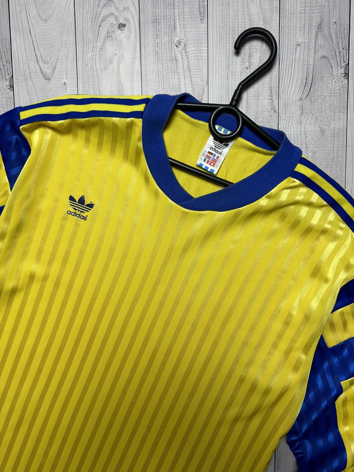 Adidas × Vintage Vintage adidas originals long sleeve jersey Yellow size L Size US L / EU 52-54 / 3 - 3 Thumbnail