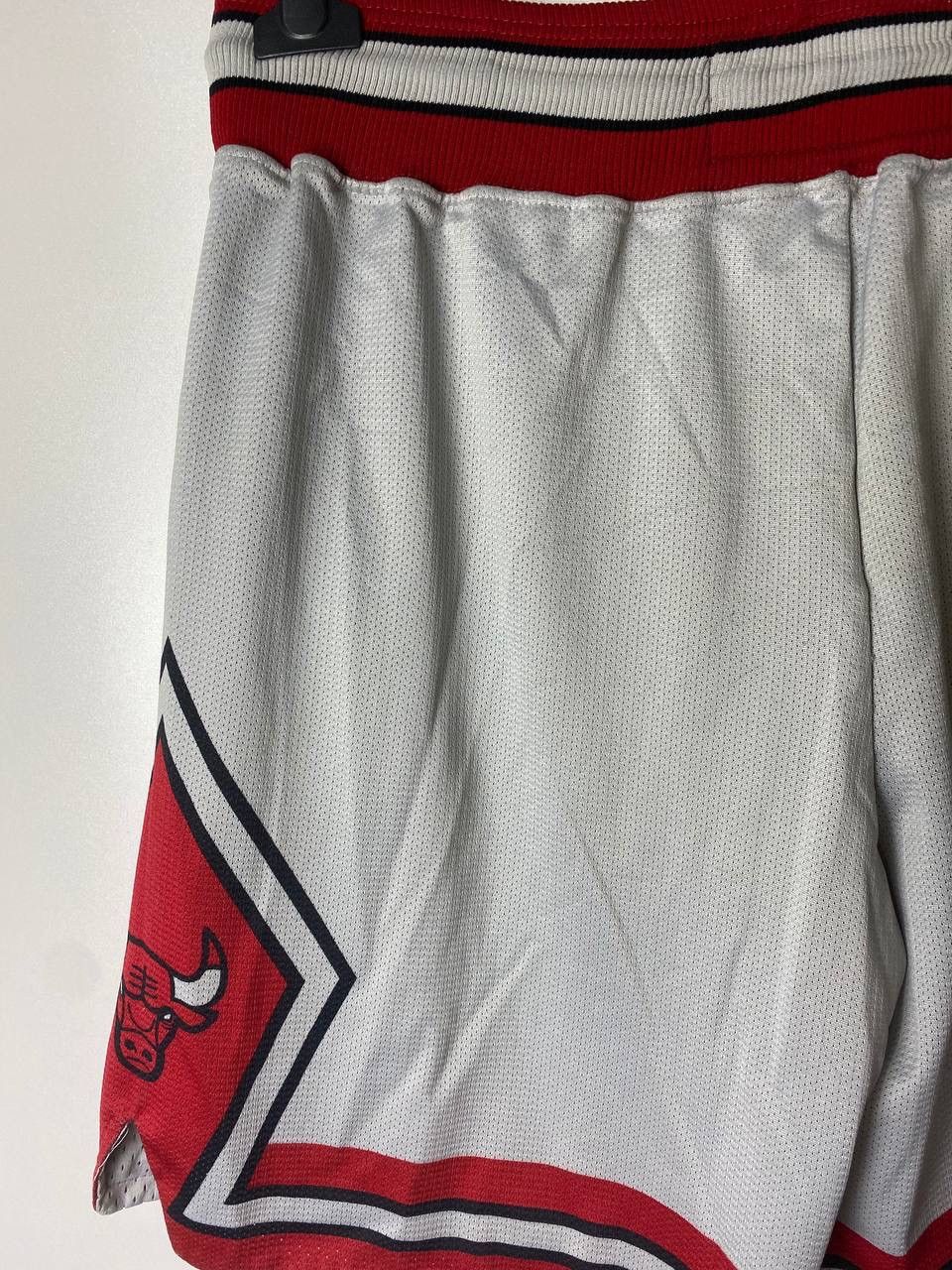 Champion Champion Chicago Bulls vintage shorts size S Size US 34 / EU 50 - 8 Thumbnail