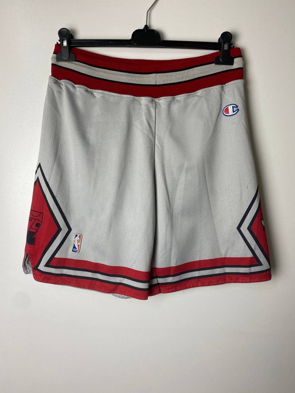 Champion Champion Chicago Bulls vintage shorts size S Size US 34 / EU 50 - 1 Thumbnail