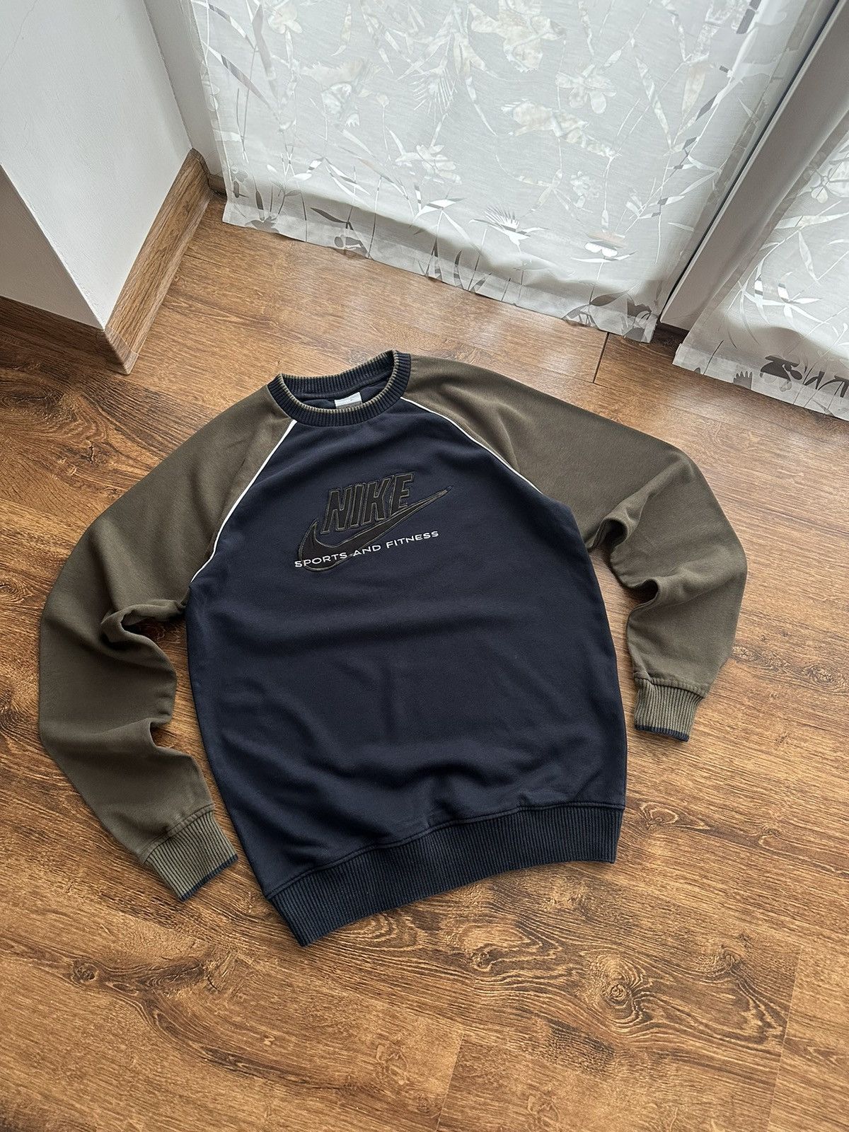 Nike Vintage Nike Logo Crewneck Sweatshirt Size US M / EU 48-50 / 2 - 1 Thumbnail