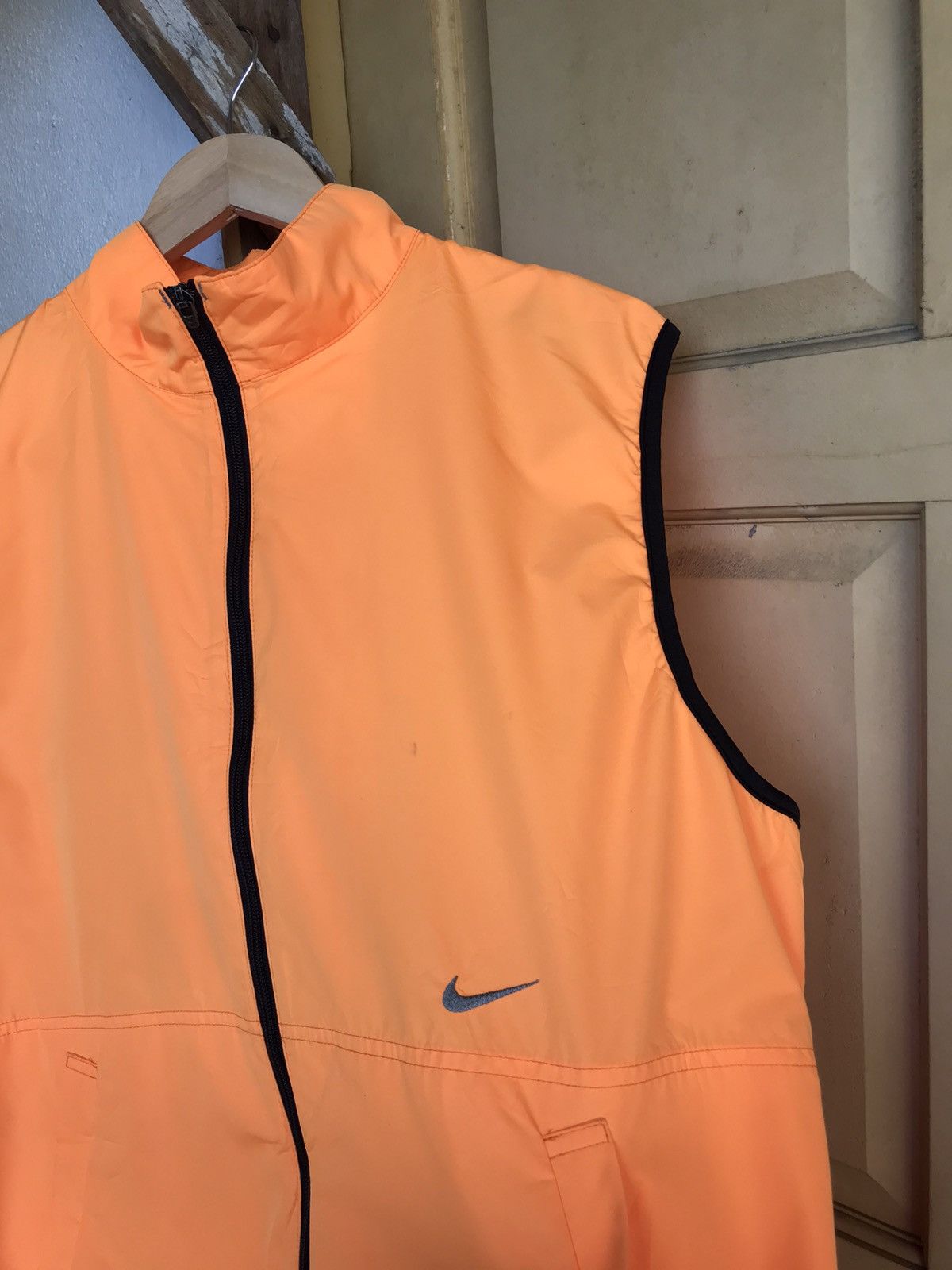 Nike Vintage Nike Small Swoosh Pocket Back Light Vest Size US XL / EU 56 / 4 - 8 Thumbnail