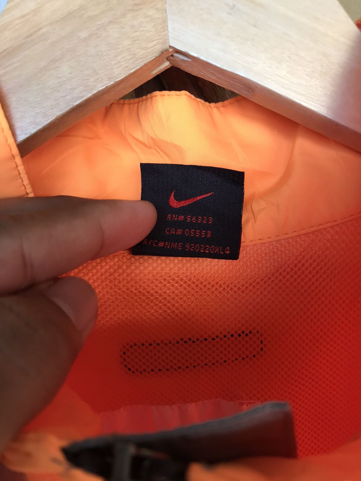 Nike Vintage Nike Small Swoosh Pocket Back Light Vest Size US XL / EU 56 / 4 - 6 Thumbnail