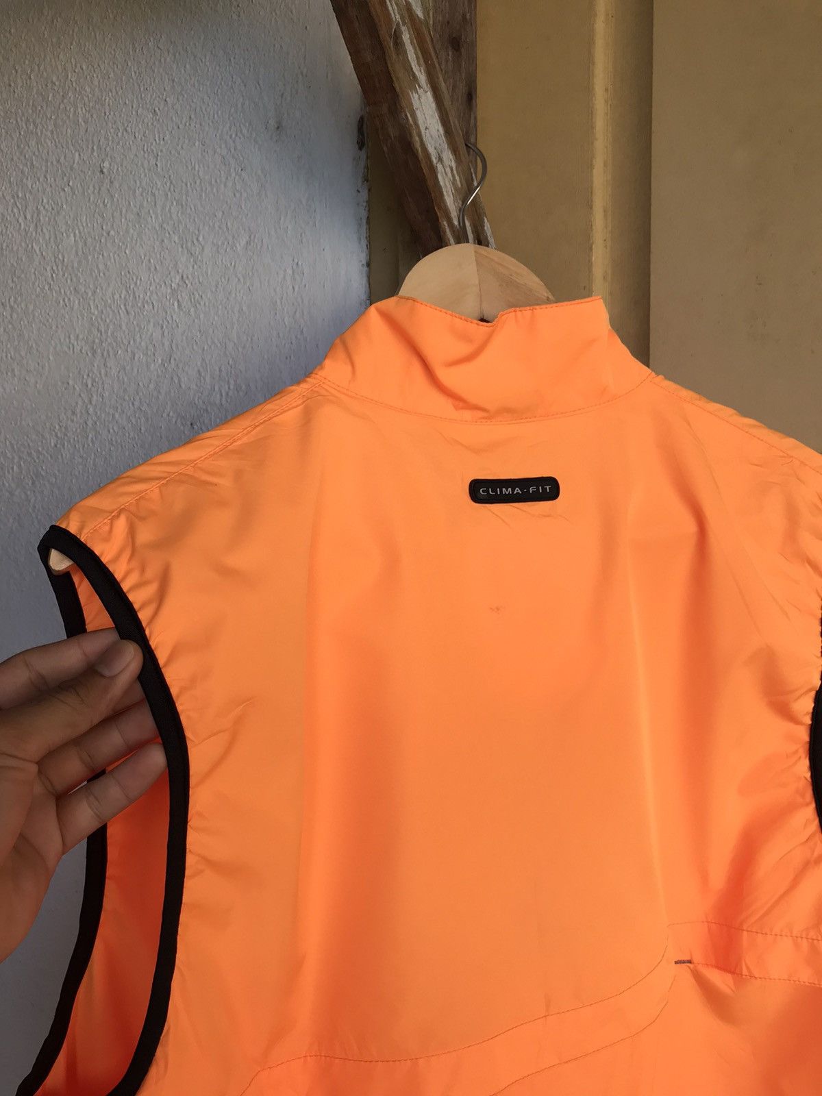 Nike Vintage Nike Small Swoosh Pocket Back Light Vest Size US XL / EU 56 / 4 - 11 Thumbnail