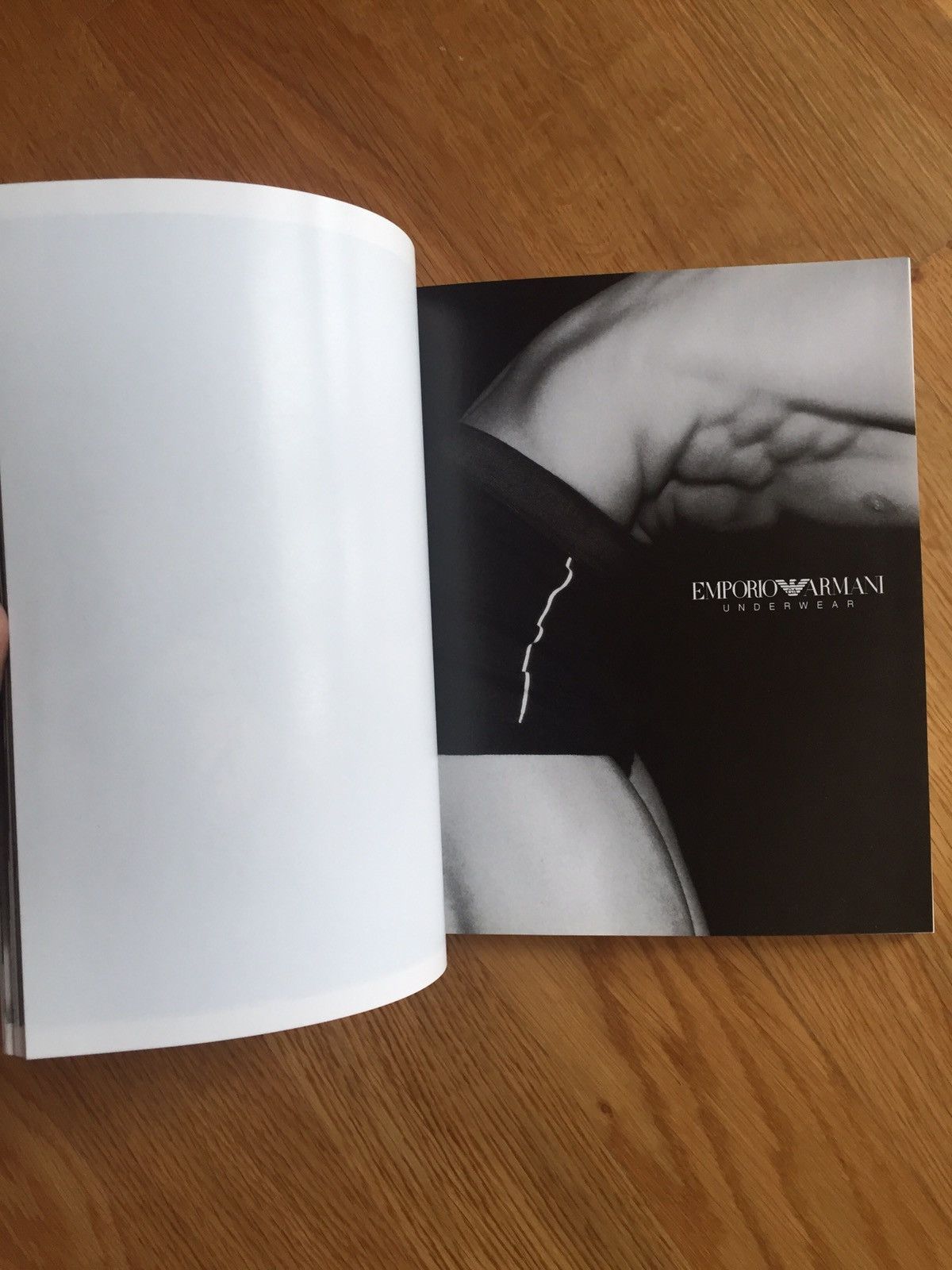 Emporio Armani EMPORIO ARMANI MENS & WOMENS LOOKBOOK - SS 1999 Size ONE SIZE - 24 Thumbnail