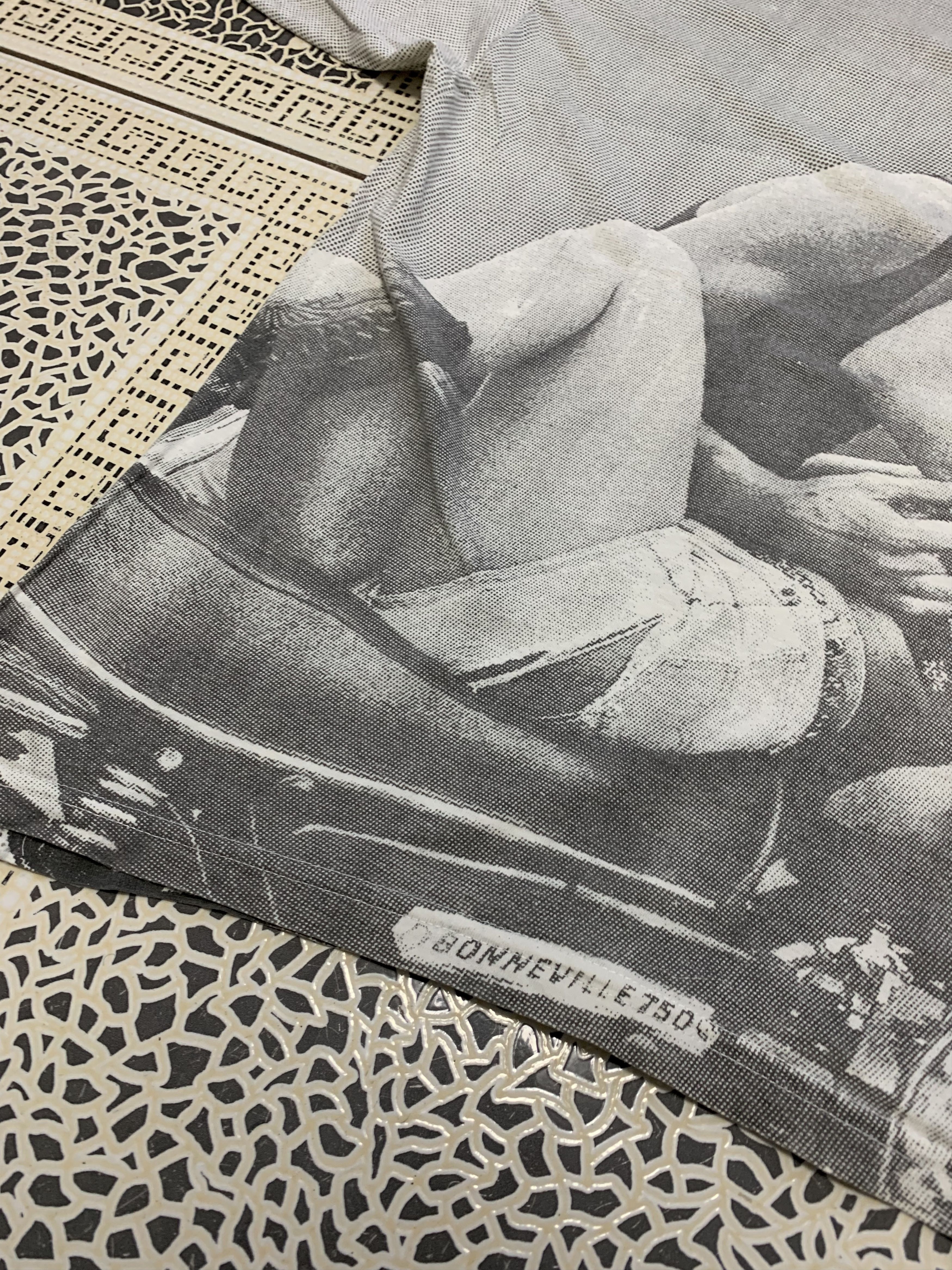 Vintage Triumph Bonneville Motorcycle Vintage tee OVER PRINT Size US L / EU 52-54 / 3 - 6 Thumbnail