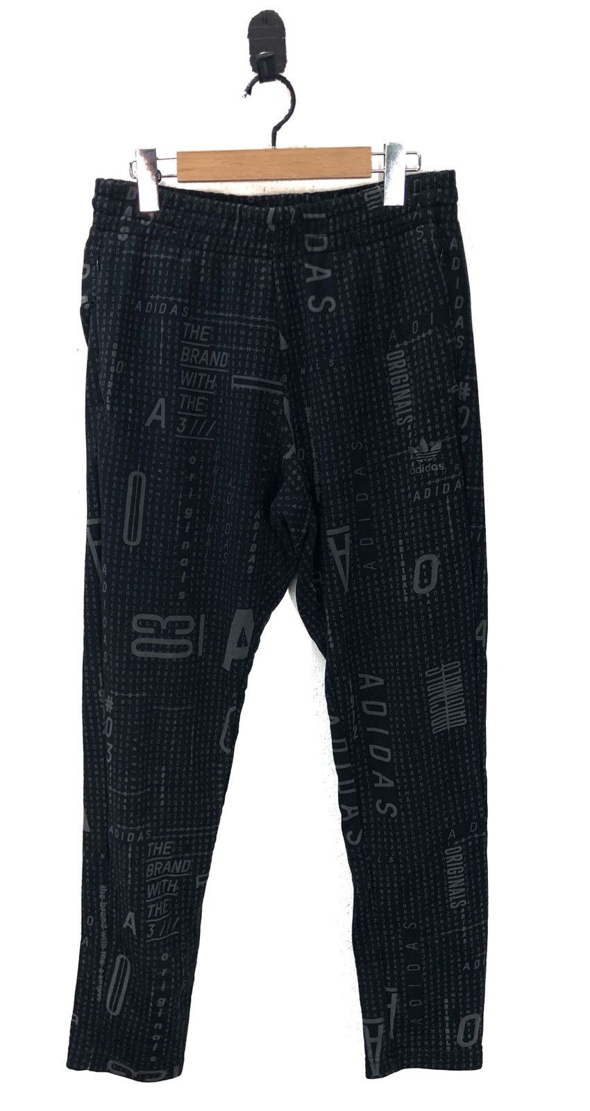 Adidas Adidas The Brand With The 3 Stripes Fuul Print Size US 32 / EU 48 - 1 Thumbnail