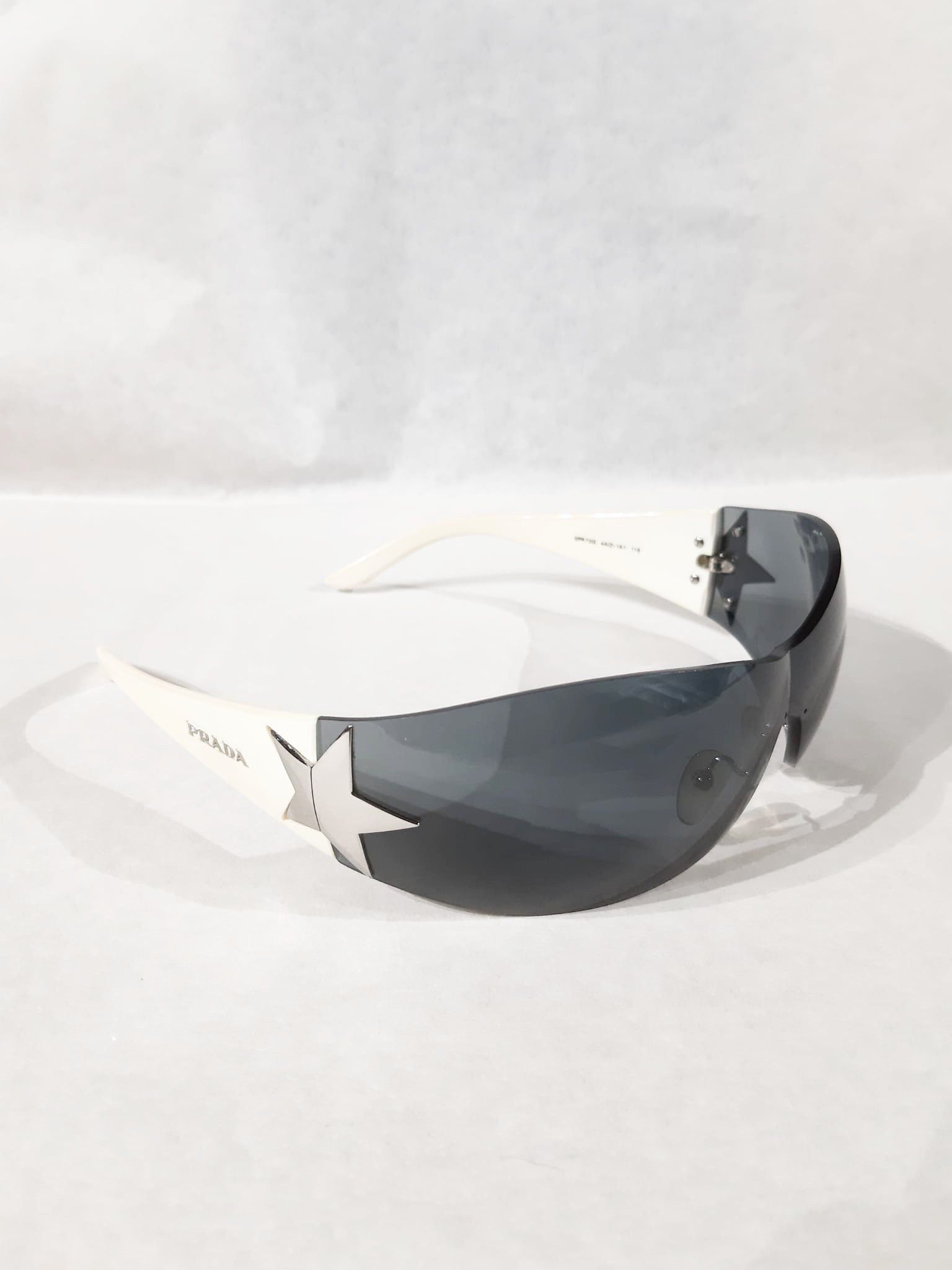 Men's Black and White Sunglasses OFF WHITE - Depop